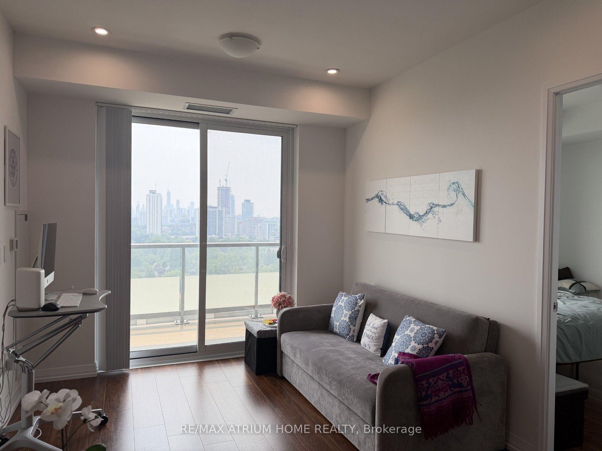 Photo 4 of Unit 1708, 25 Holly Street, Toronto, Mount Pleasant West — HOMEH
