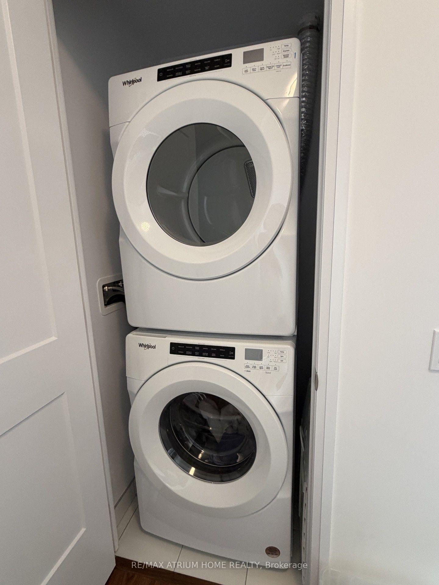 Photo 9 of Unit 1708, 25 Holly Street, Toronto, Mount Pleasant West — HOMEH