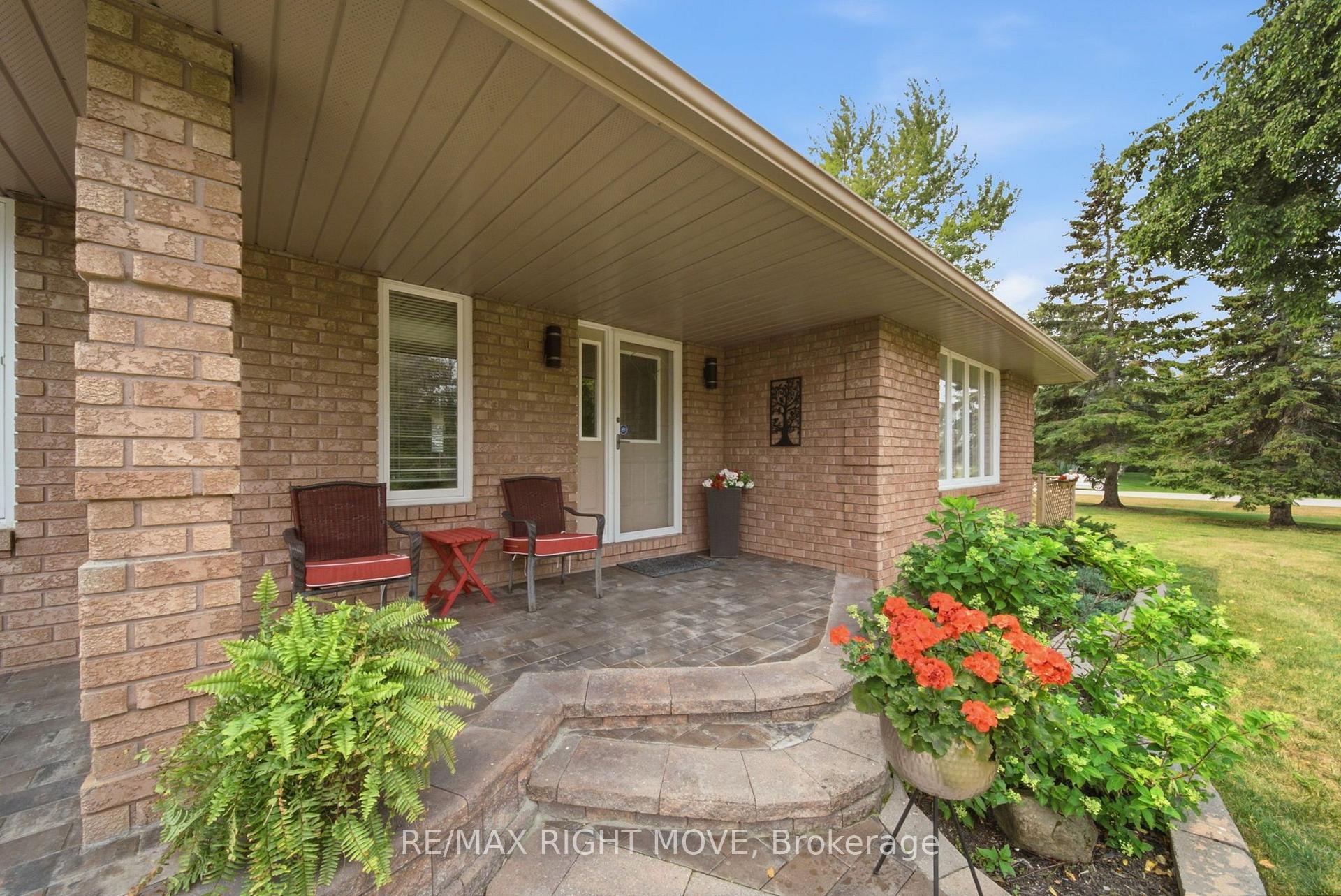 Photo 3 of 2 Lavender Court, Ramara, Rural Ramara — HOMEH