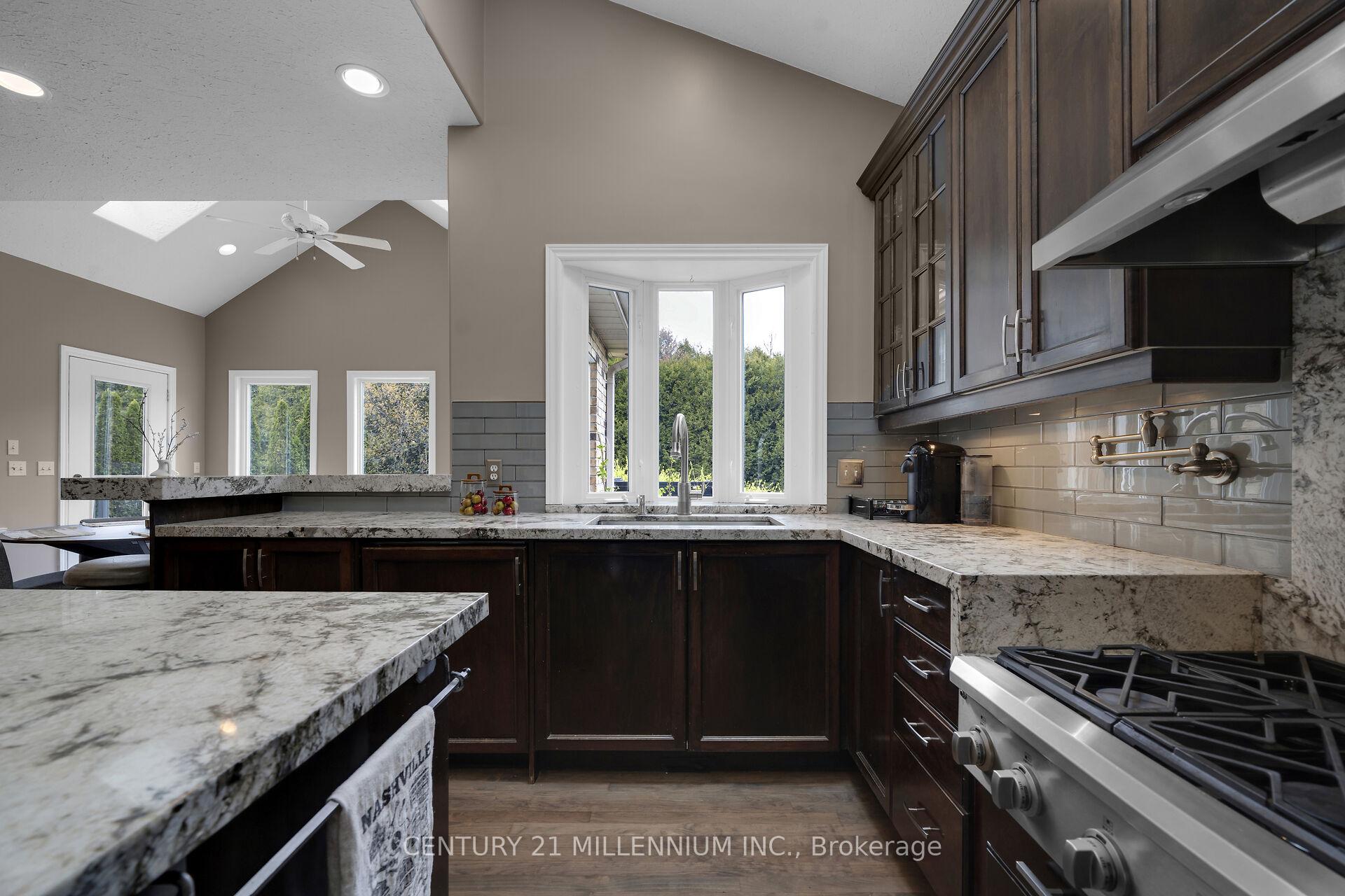 Photo 17 of 49 Waterford Drive, Erin, Hillsburgh — HOMEH