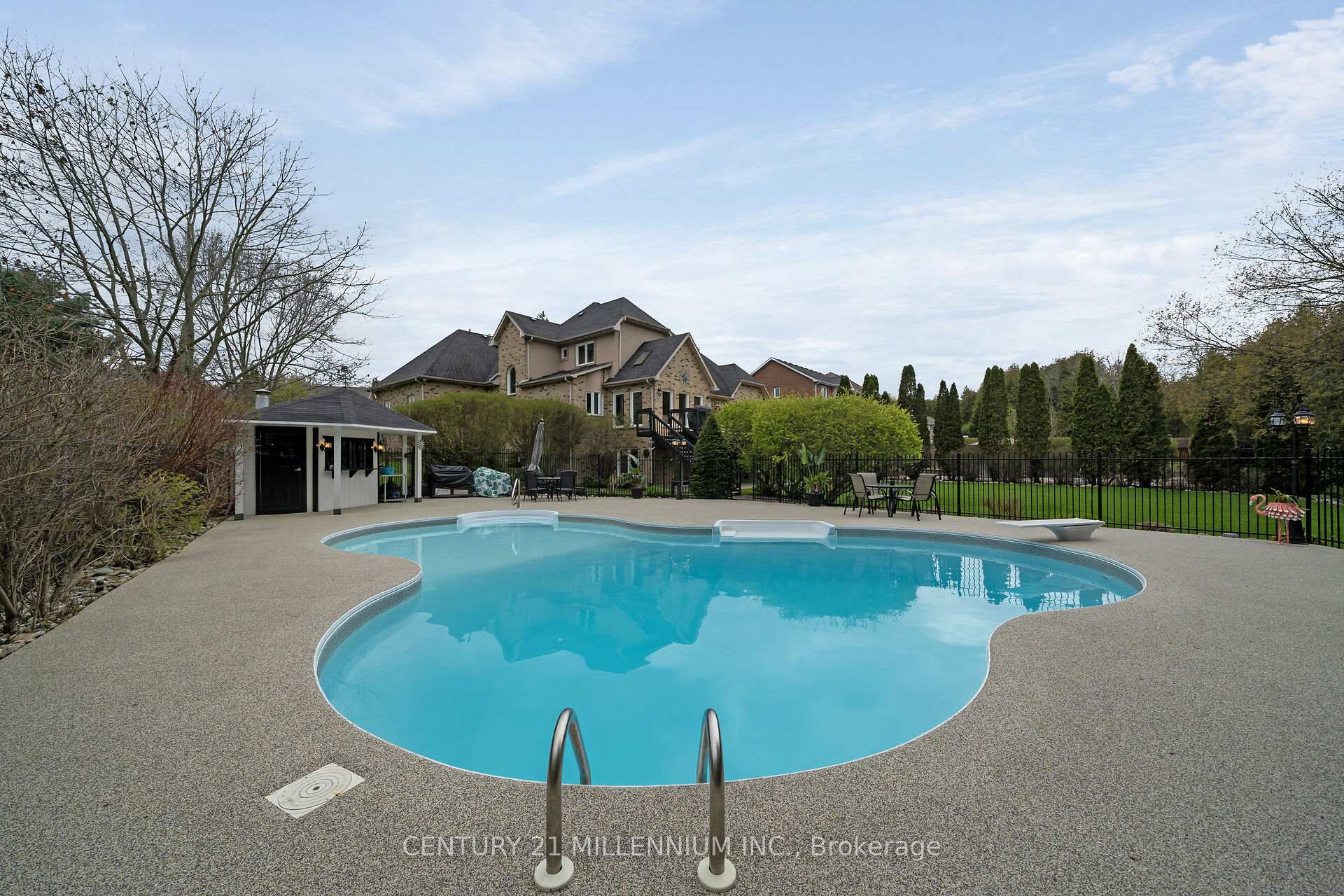 Photo 46 of 49 Waterford Drive, Erin, Hillsburgh — HOMEH