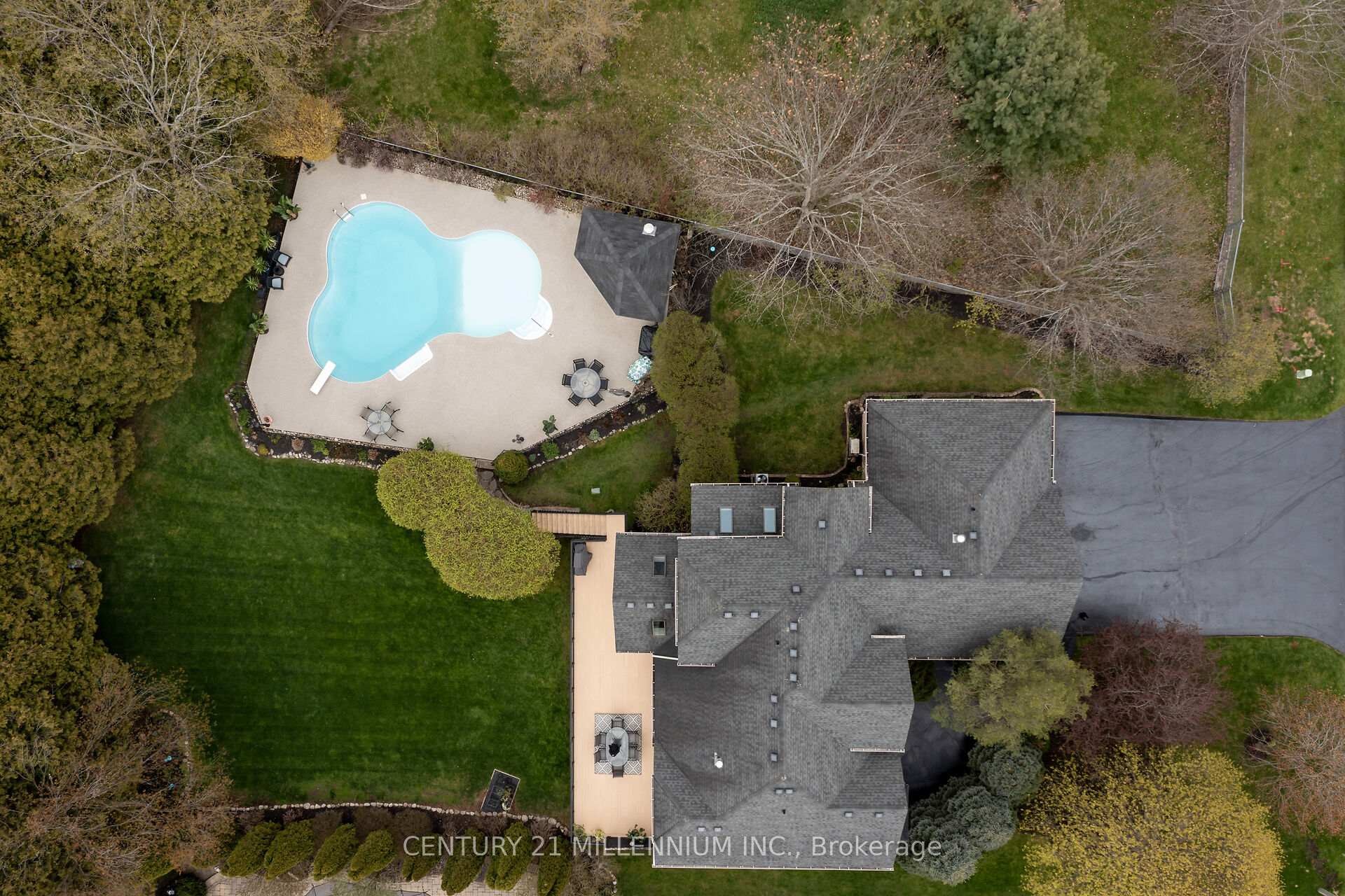 Photo 49 of 49 Waterford Drive, Erin, Hillsburgh — HOMEH