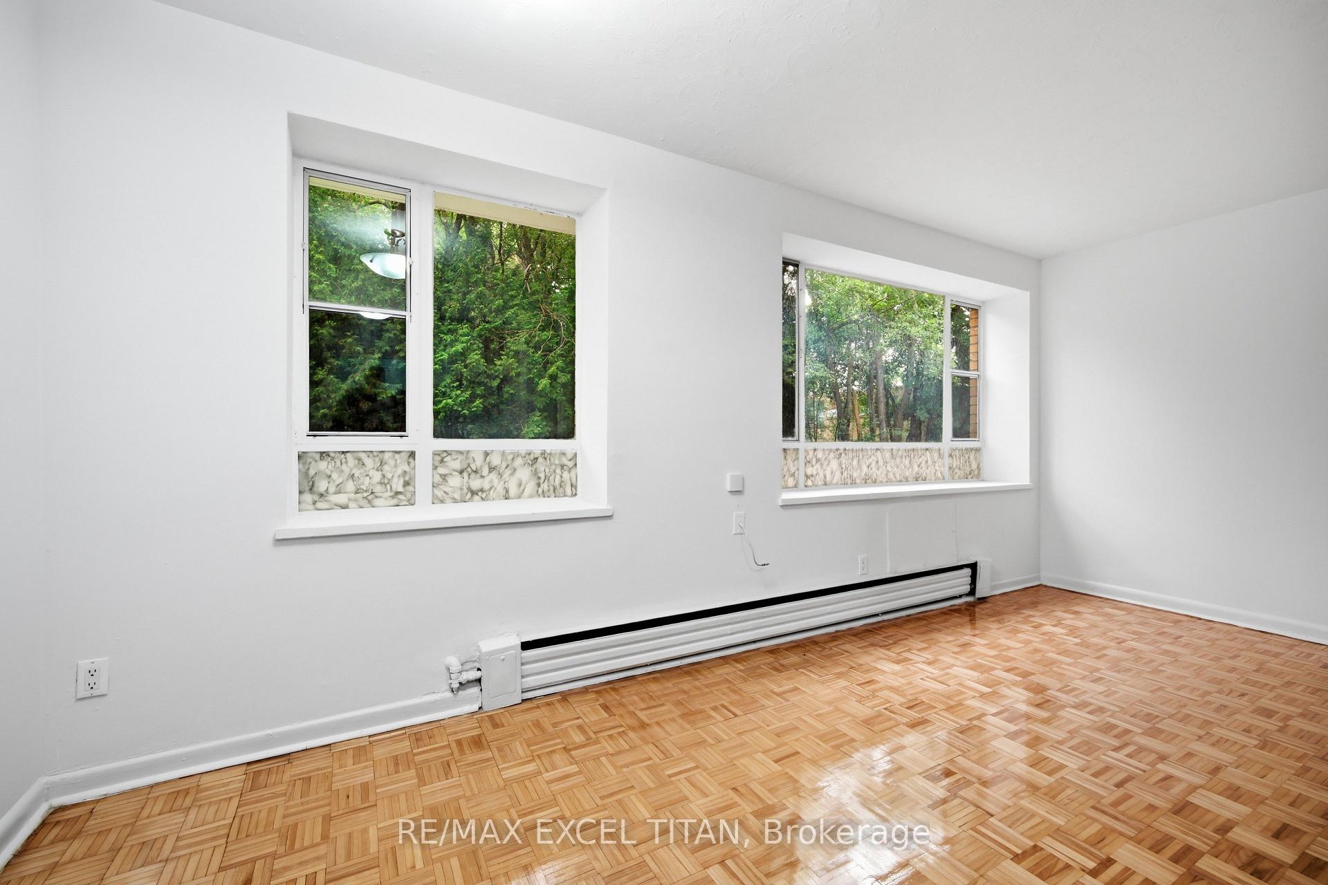 Photo 7 of Unit 107, 2895 Bathurst Street, Toronto, Bedford Park-Nortown — HOMEH