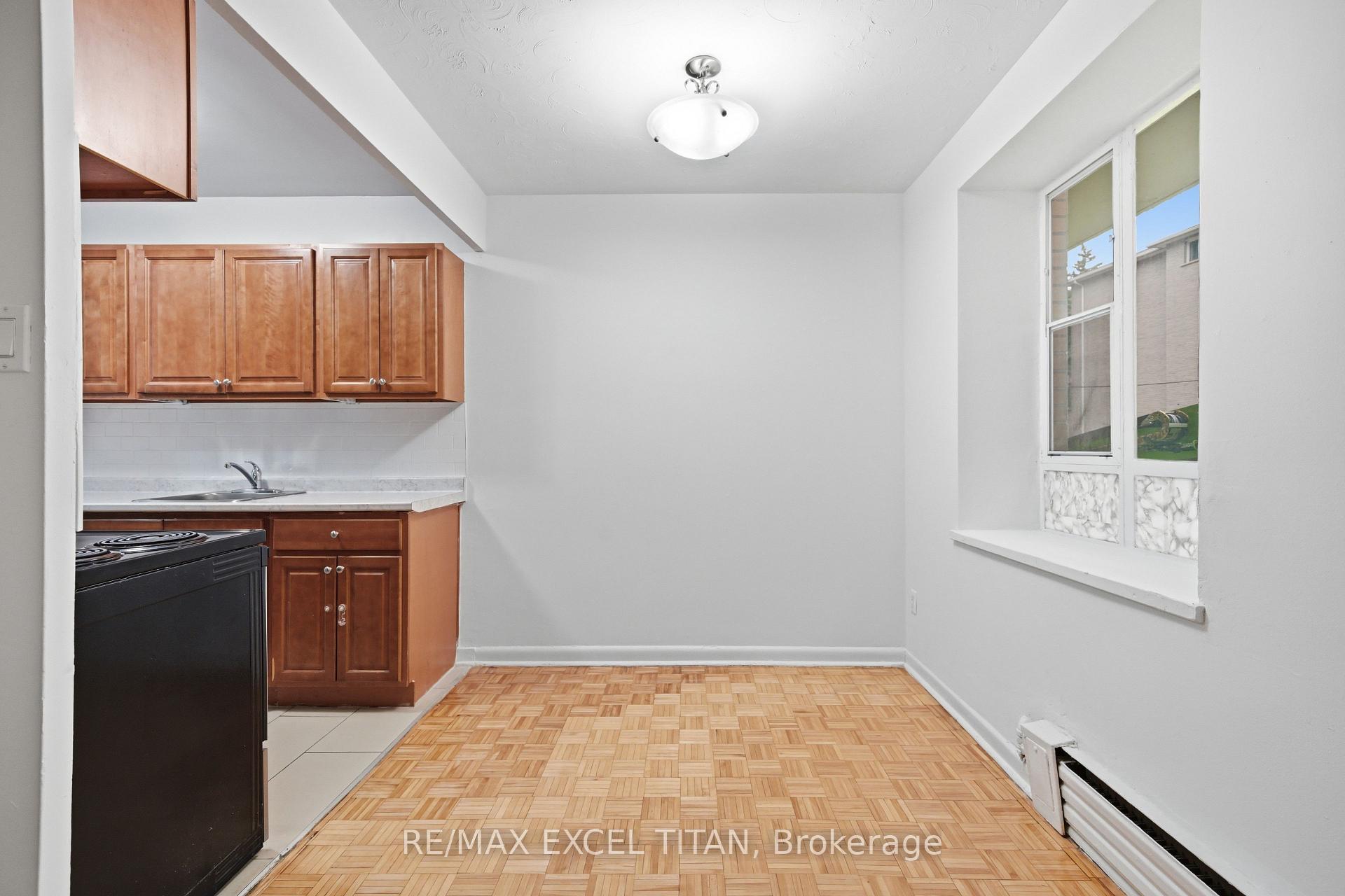 Photo 13 of Unit 107, 2895 Bathurst Street, Toronto, Bedford Park-Nortown — HOMEH