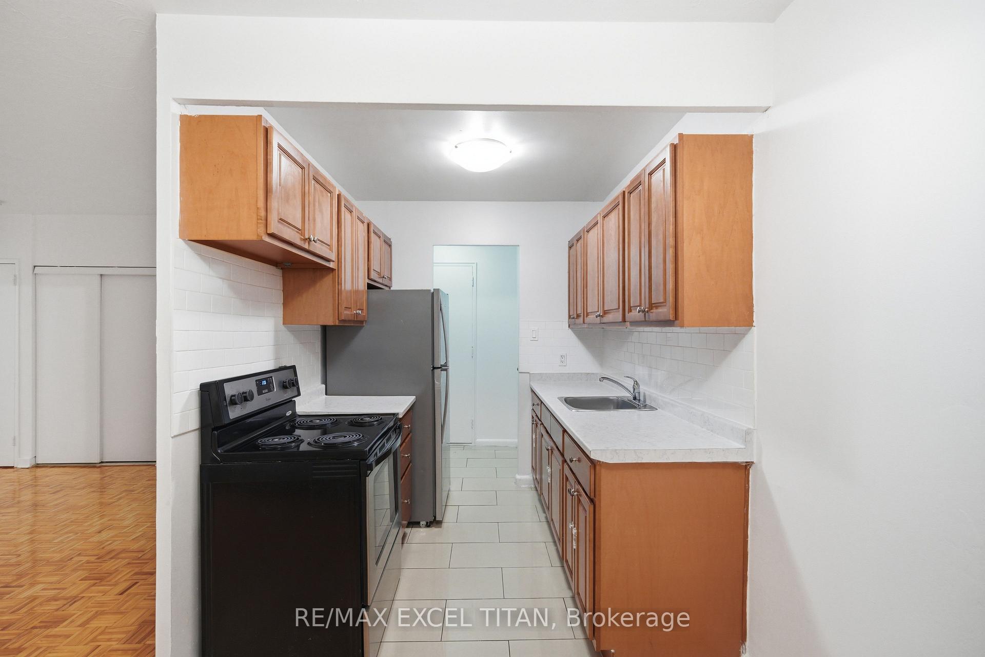 Photo 16 of Unit 107, 2895 Bathurst Street, Toronto, Bedford Park-Nortown — HOMEH
