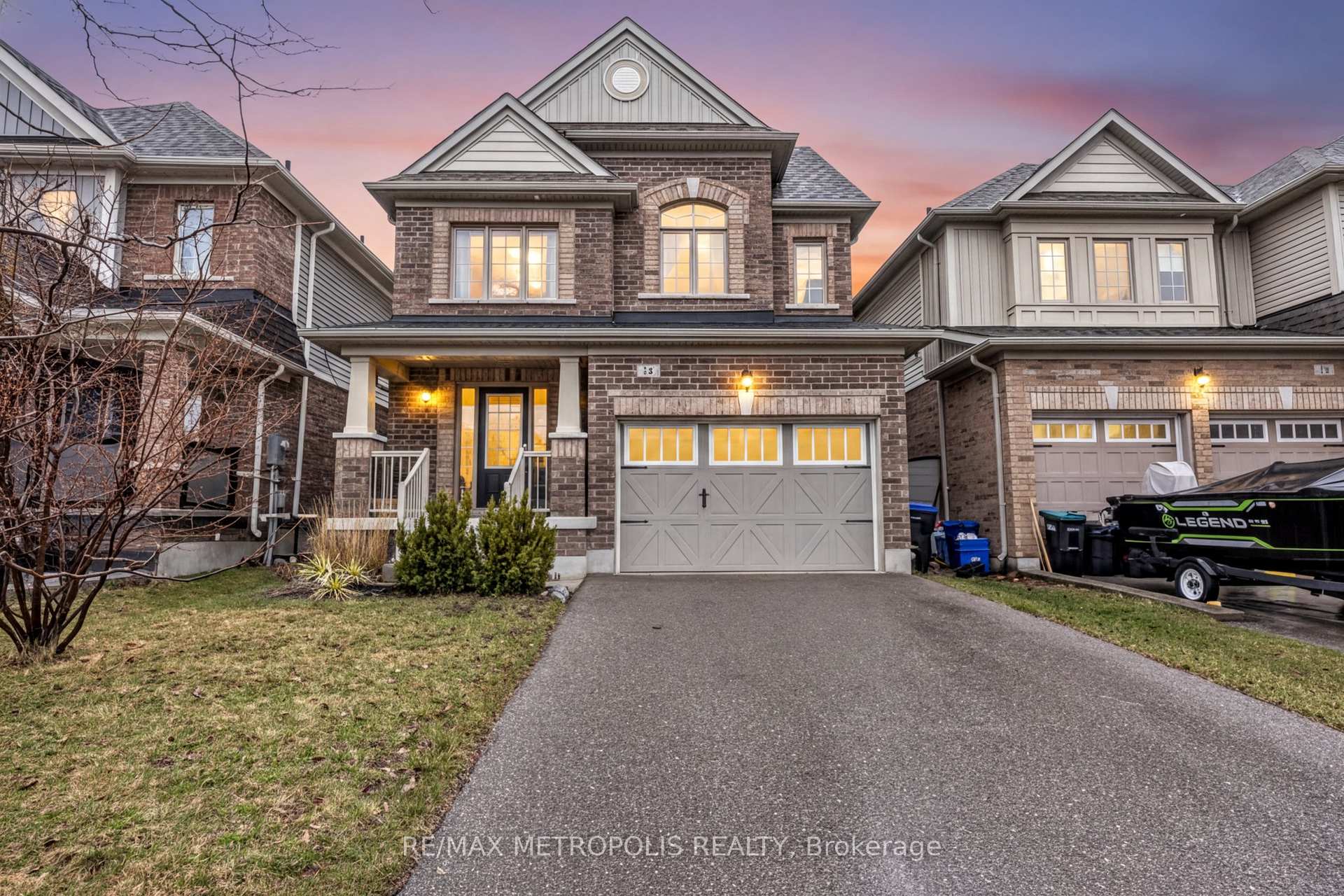 Photo 2 of 16 Treetops Boulevard, New Tecumseth, Rural New Tecumseth — HOMEH