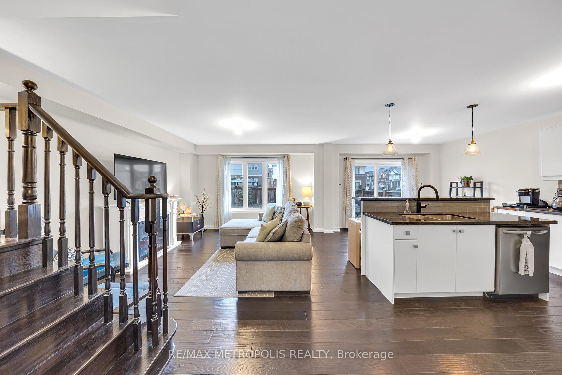 Photo 6 of 16 Treetops Boulevard, New Tecumseth, Rural New Tecumseth — HOMEH