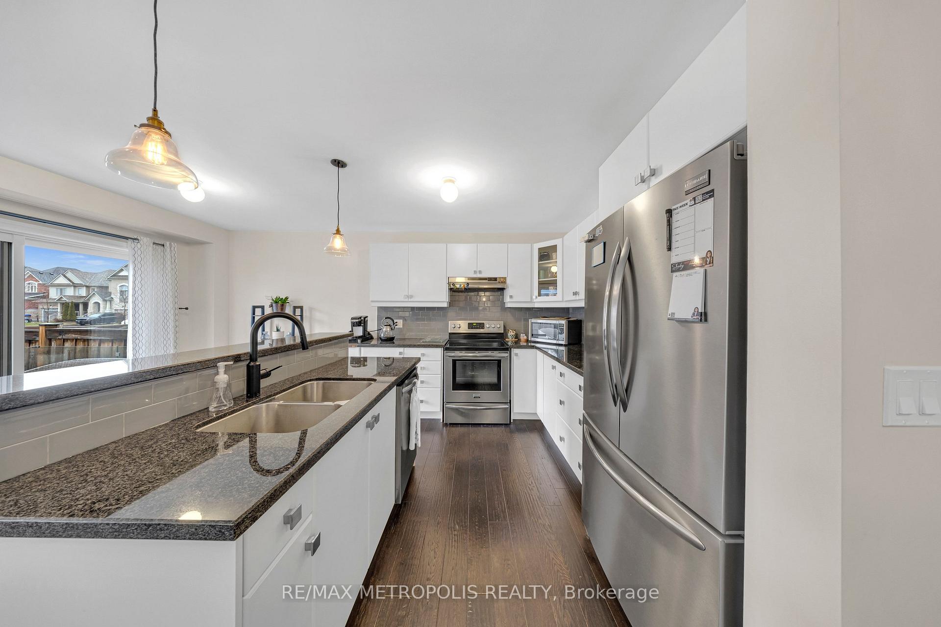 Photo 11 of 16 Treetops Boulevard, New Tecumseth, Rural New Tecumseth — HOMEH