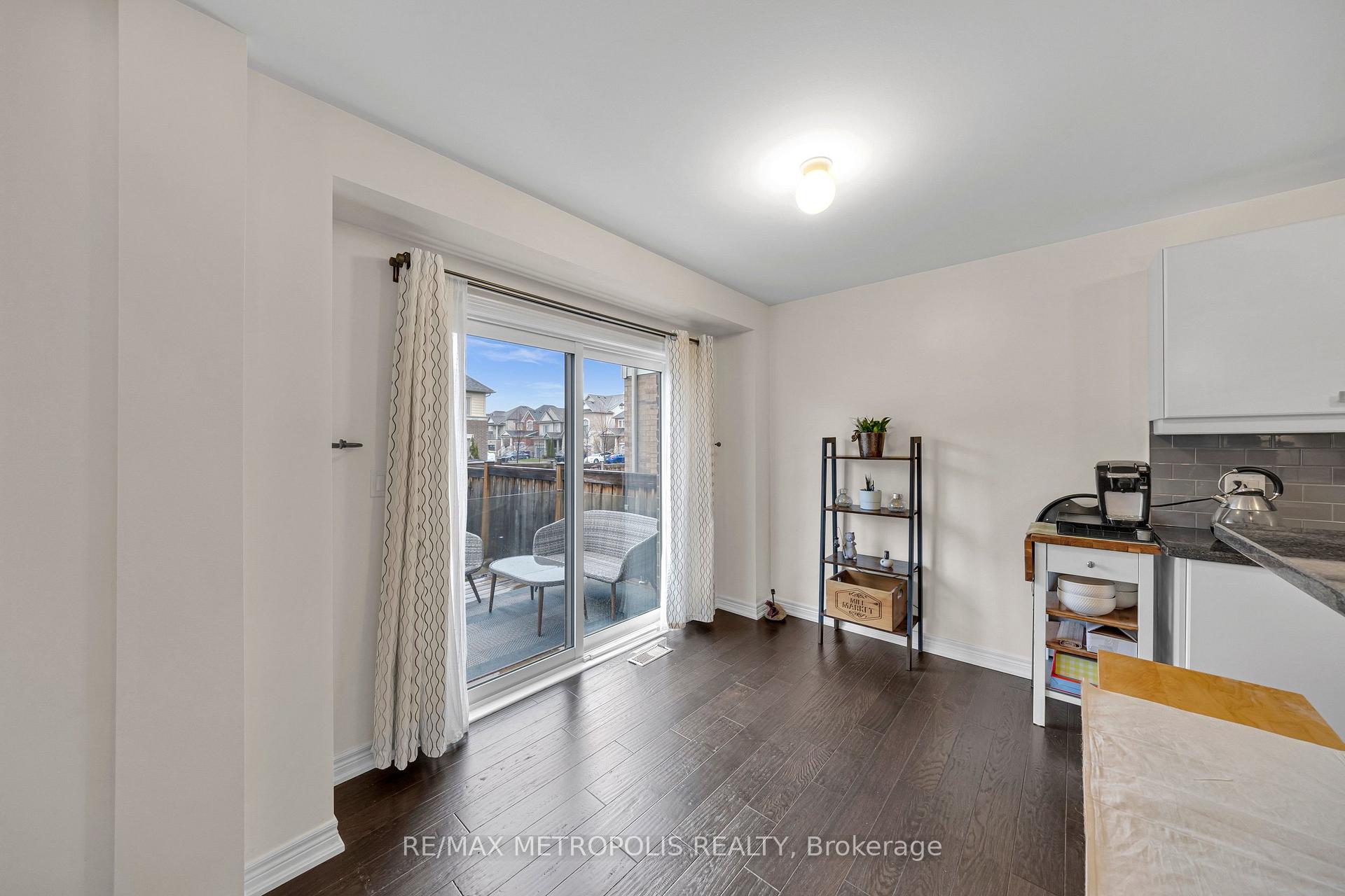 Photo 13 of 16 Treetops Boulevard, New Tecumseth, Rural New Tecumseth — HOMEH
