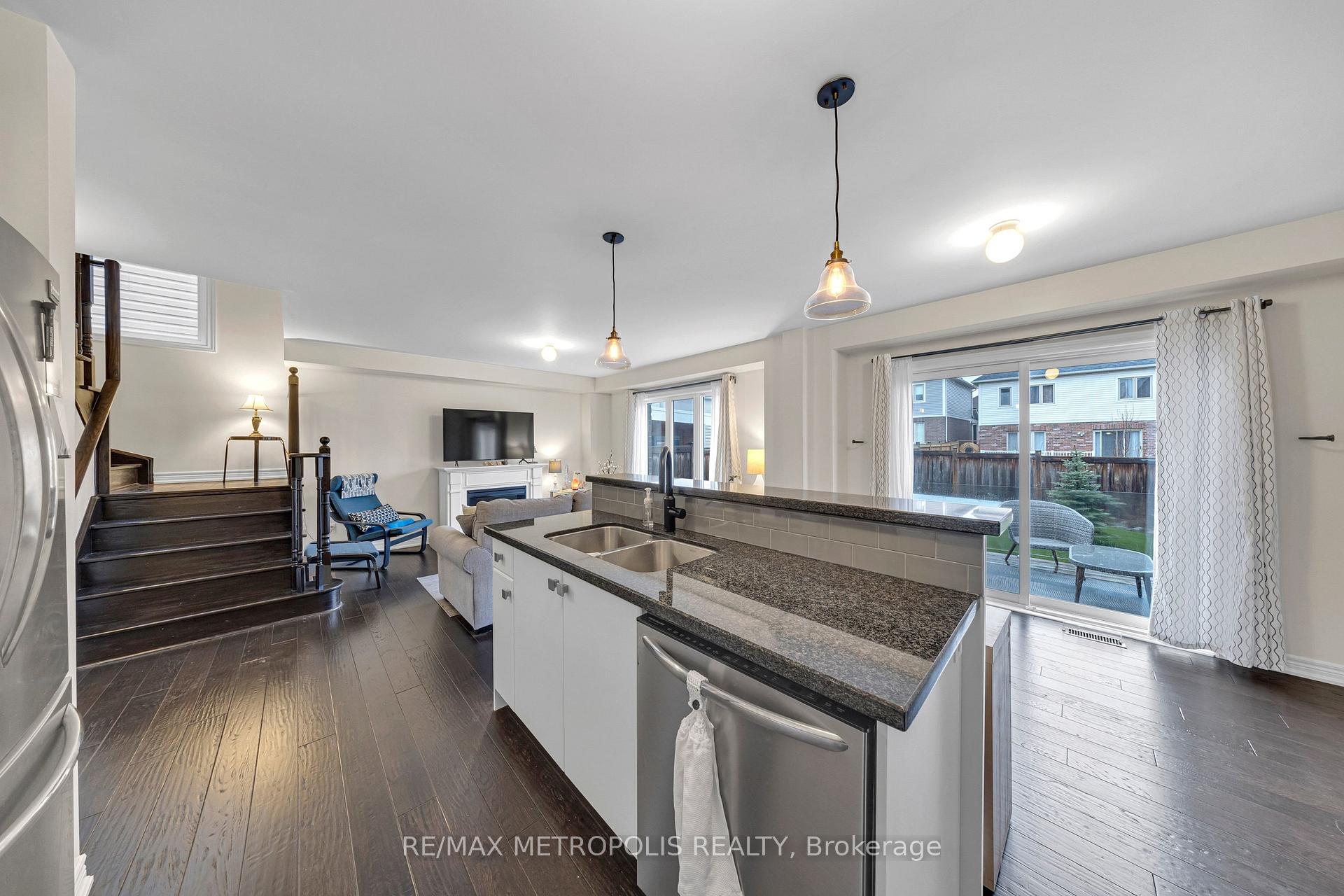 Photo 15 of 16 Treetops Boulevard, New Tecumseth, Rural New Tecumseth — HOMEH