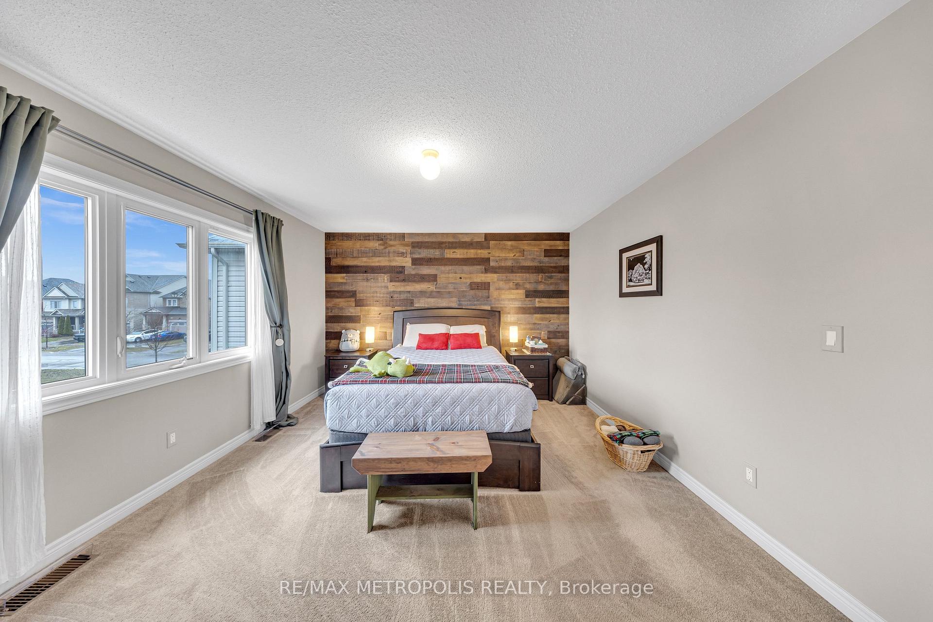 Photo 23 of 16 Treetops Boulevard, New Tecumseth, Rural New Tecumseth — HOMEH