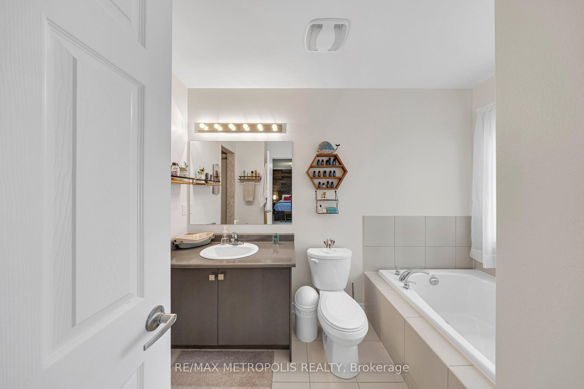 Photo 27 of 16 Treetops Boulevard, New Tecumseth, Rural New Tecumseth — HOMEH