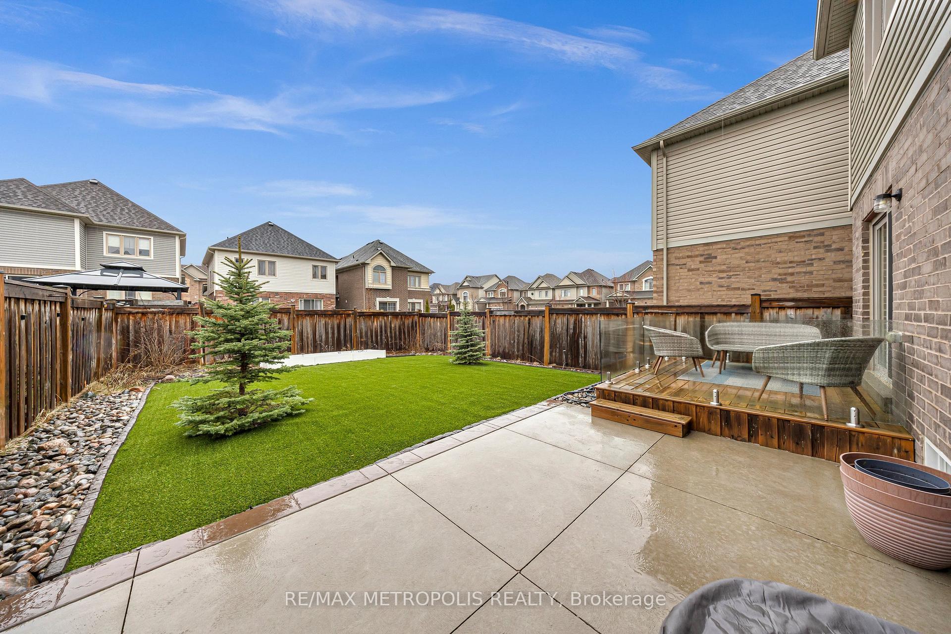 Photo 35 of 16 Treetops Boulevard, New Tecumseth, Rural New Tecumseth — HOMEH