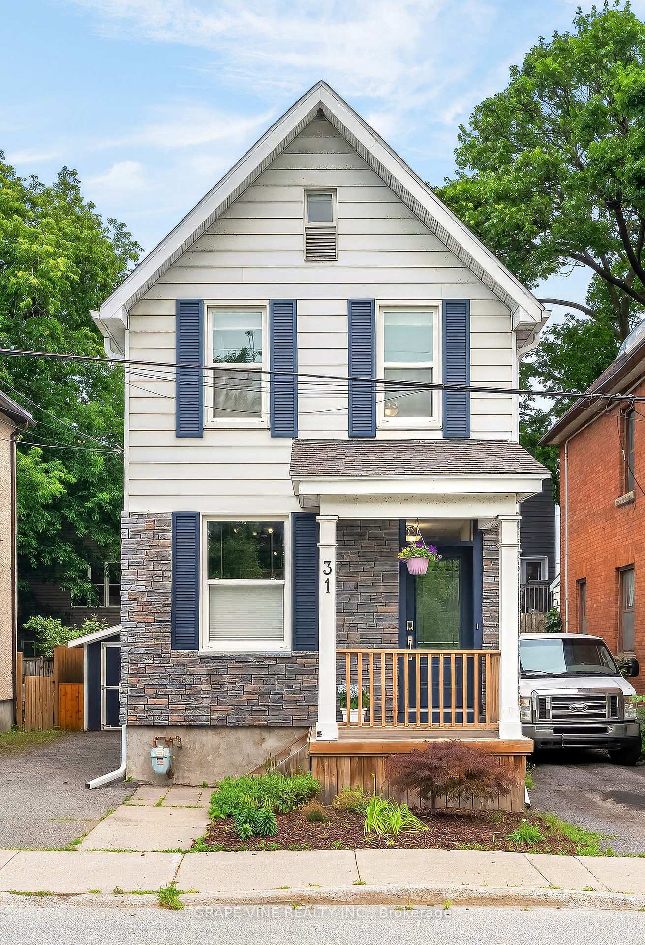 Photo 2 of 31 Westmount Avenue, Ottawa, Hintonburg — HOMEH