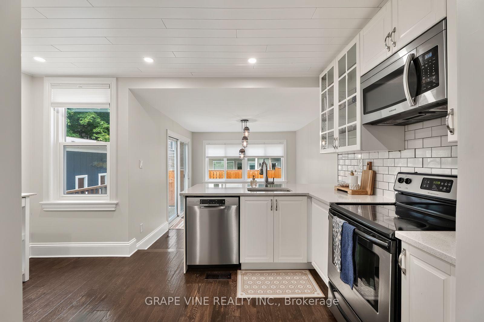 Photo 16 of 31 Westmount Avenue, Ottawa, Hintonburg — HOMEH