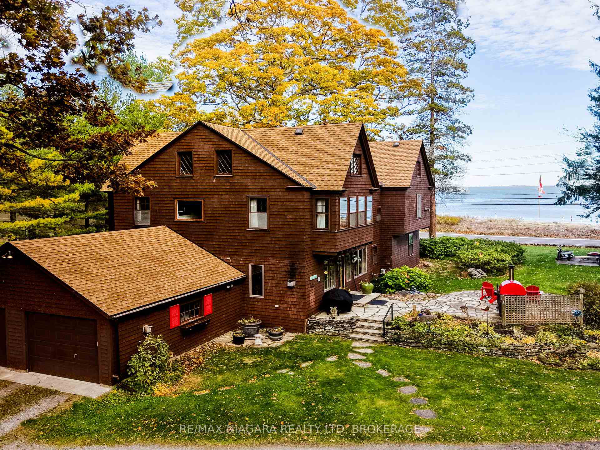 Photo of 725 Point Abino Road S