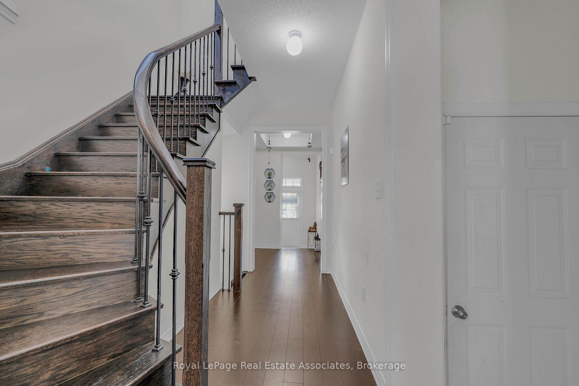 Photo 9 of 90 Titan Trail, Markham, Cedarwood — HOMEH