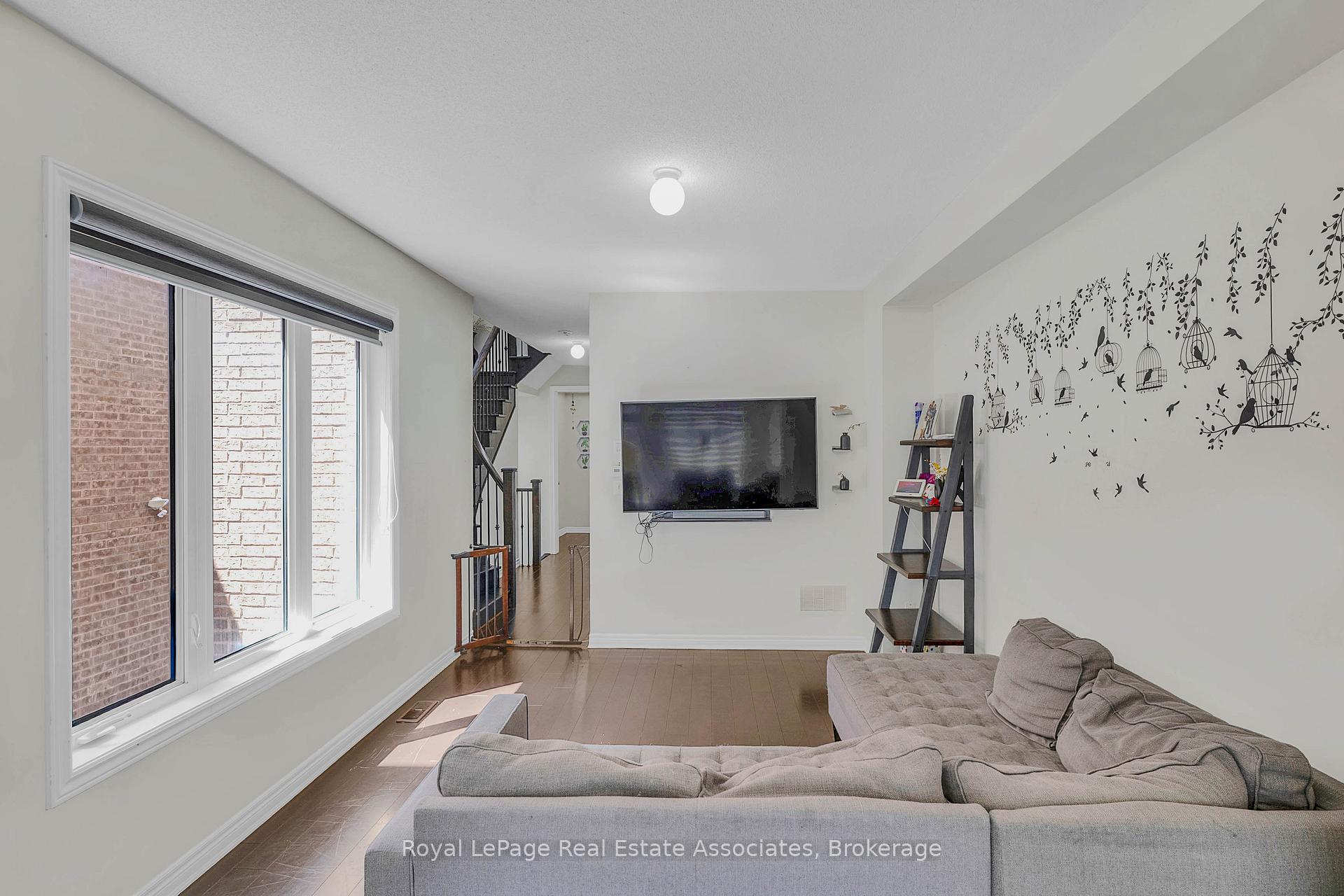 Photo 11 of 90 Titan Trail, Markham, Cedarwood — HOMEH