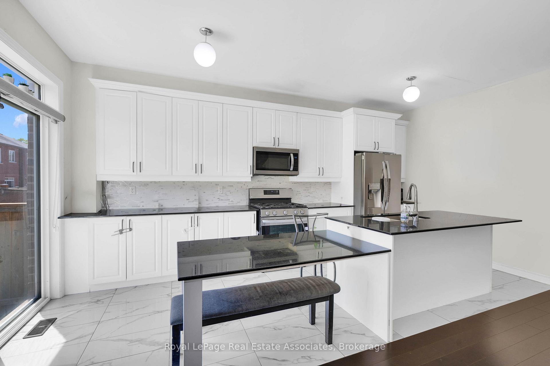 Photo 15 of 90 Titan Trail, Markham, Cedarwood — HOMEH