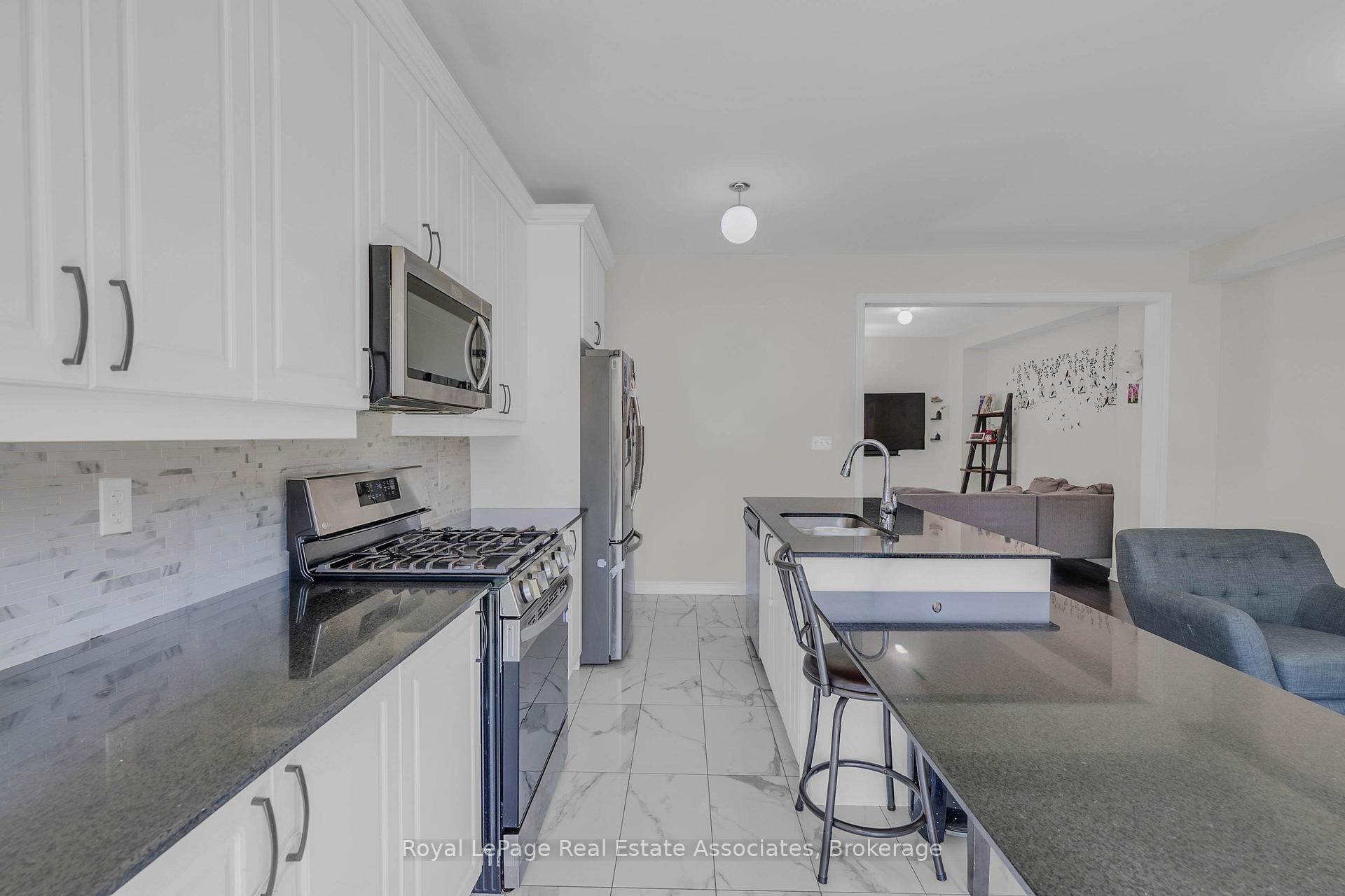 Photo 16 of 90 Titan Trail, Markham, Cedarwood — HOMEH
