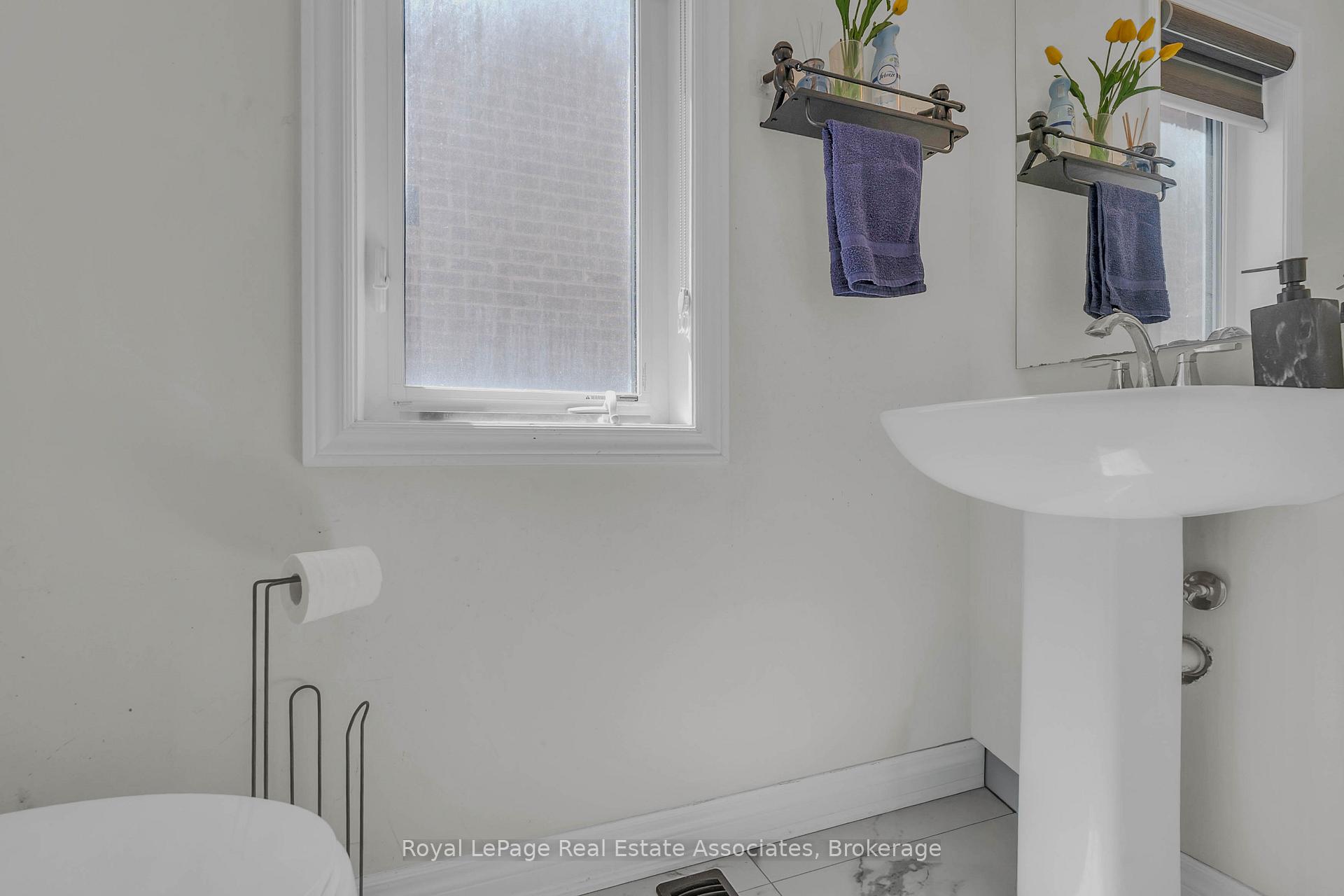 Photo 18 of 90 Titan Trail, Markham, Cedarwood — HOMEH