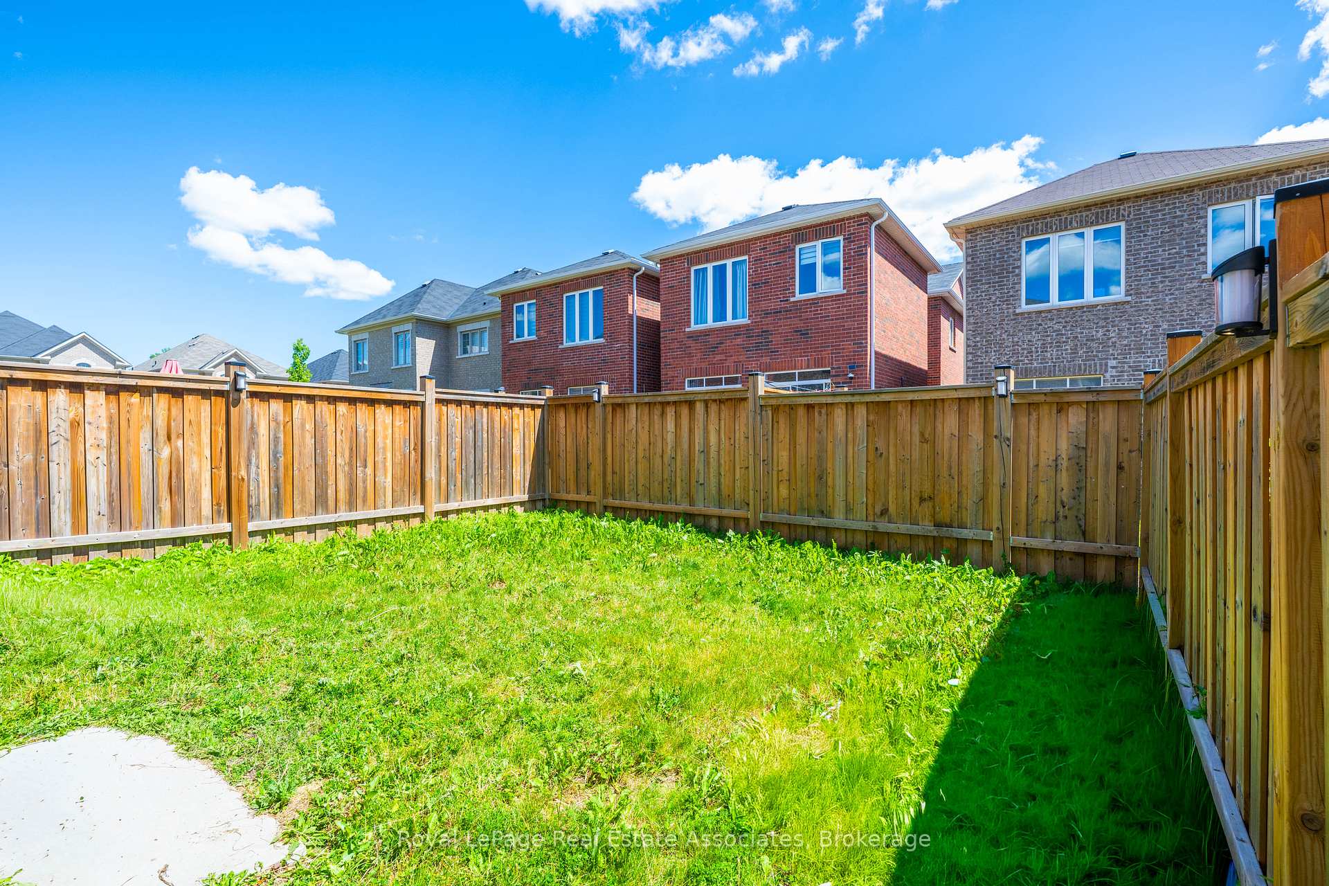 Photo 36 of 90 Titan Trail, Markham, Cedarwood — HOMEH