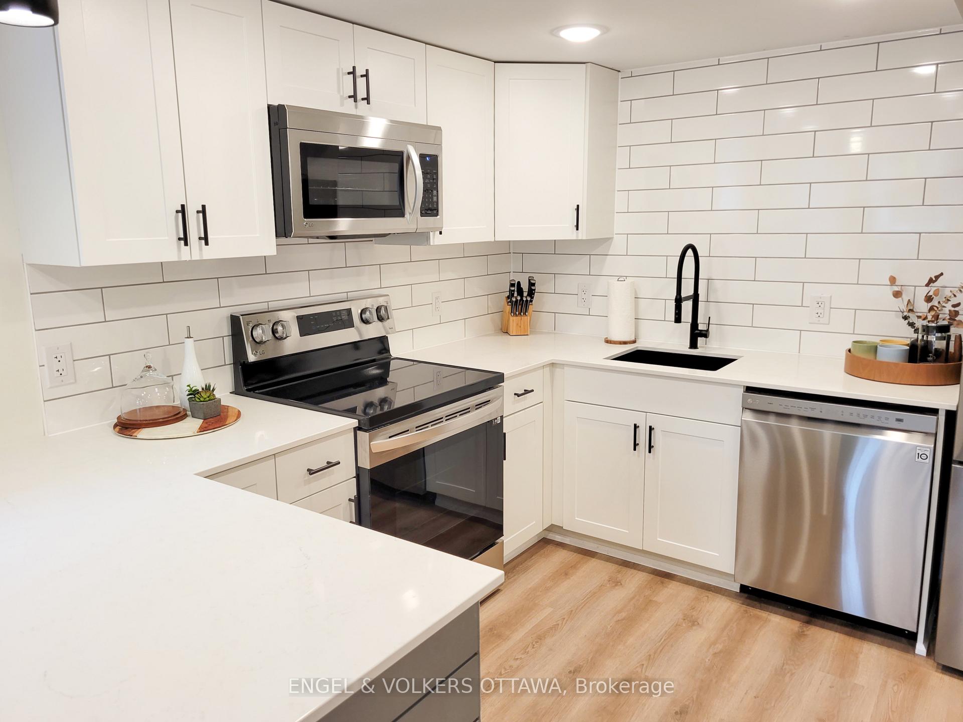 Photo 8 of Unit B, 2075 Balharrie Avenue, Ottawa, Hawthorne Meadows — HOMEH