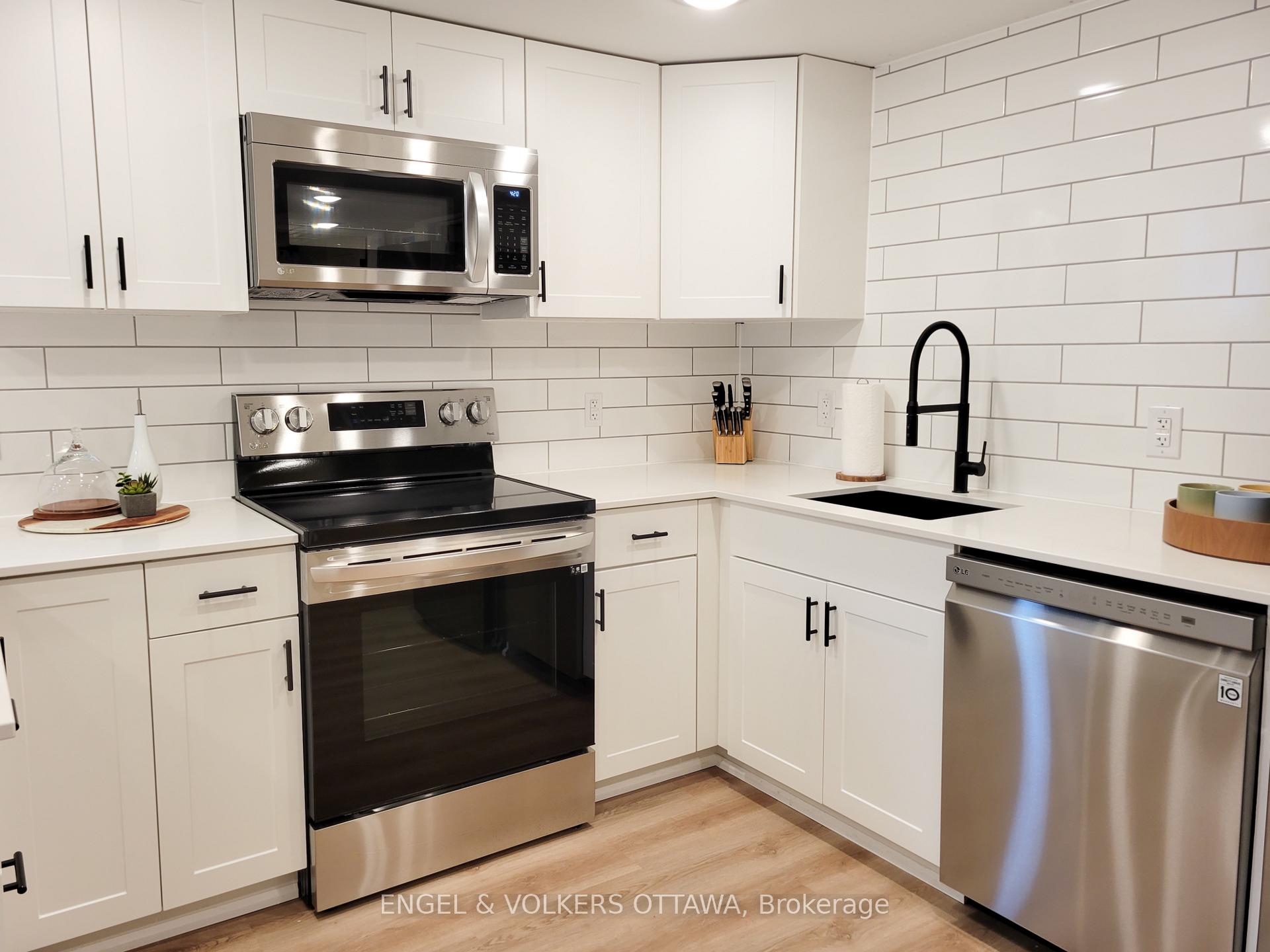 Photo 9 of Unit B, 2075 Balharrie Avenue, Ottawa, Hawthorne Meadows — HOMEH