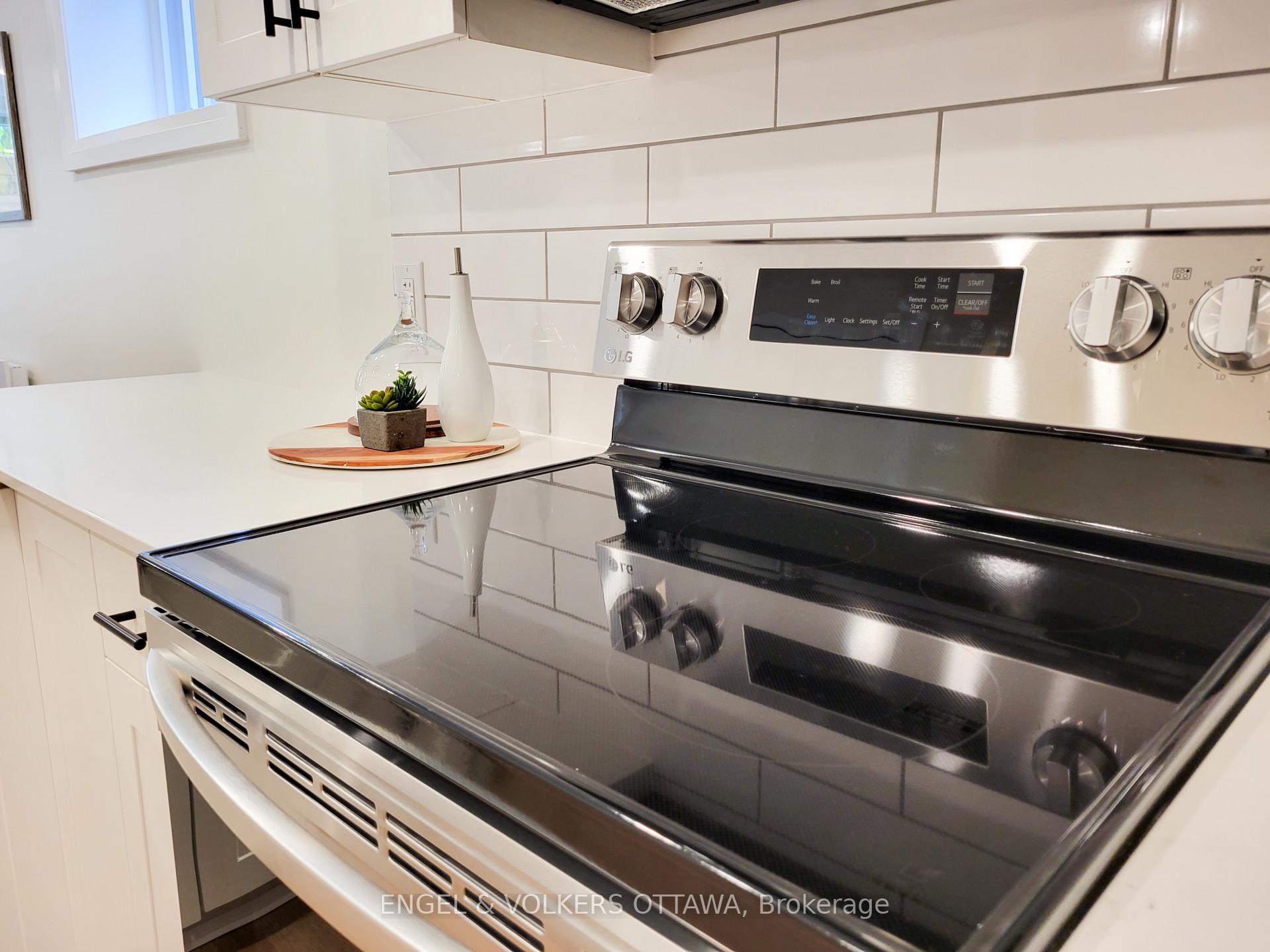 Photo 10 of Unit B, 2075 Balharrie Avenue, Ottawa, Hawthorne Meadows — HOMEH