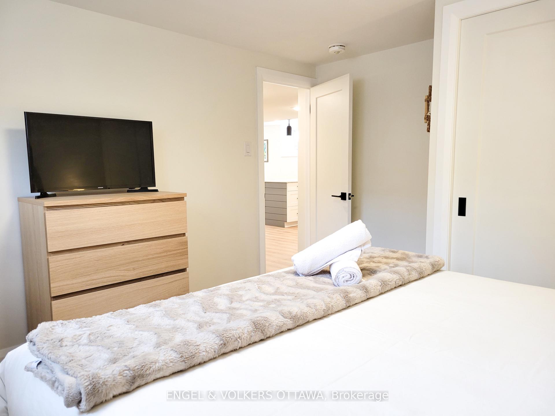 Photo 15 of Unit B, 2075 Balharrie Avenue, Ottawa, Hawthorne Meadows — HOMEH