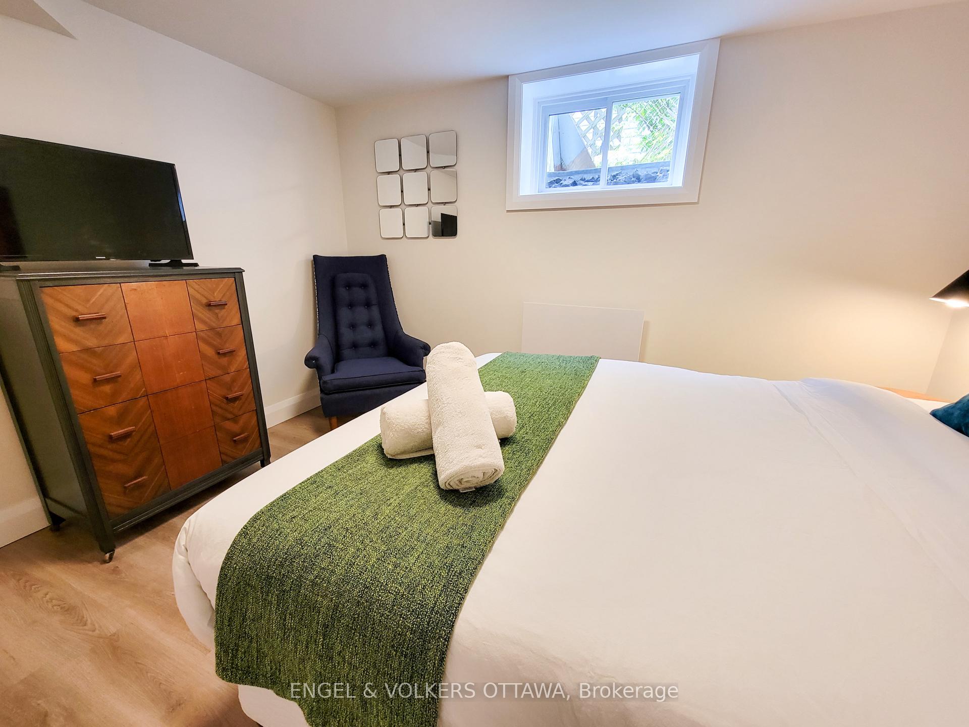 Photo 19 of Unit B, 2075 Balharrie Avenue, Ottawa, Hawthorne Meadows — HOMEH