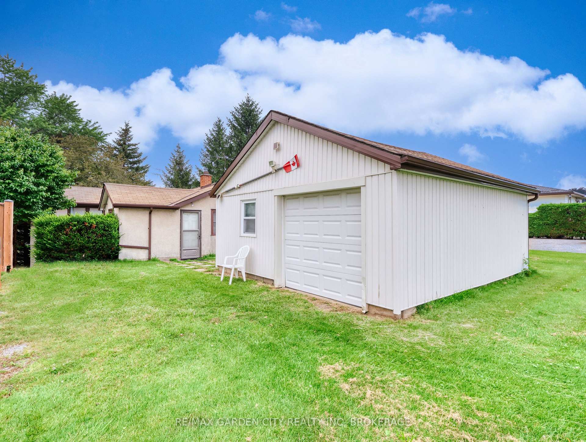 Photo 15 of 1408 Fifth Street, St. Catharines, Rural Port — HOMEH