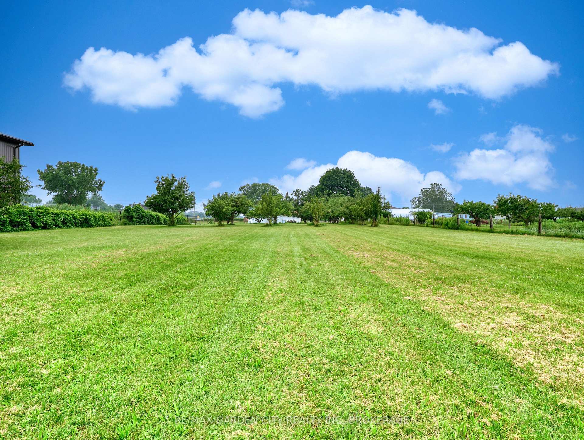 Photo 22 of 1408 Fifth Street, St. Catharines, Rural Port — HOMEH