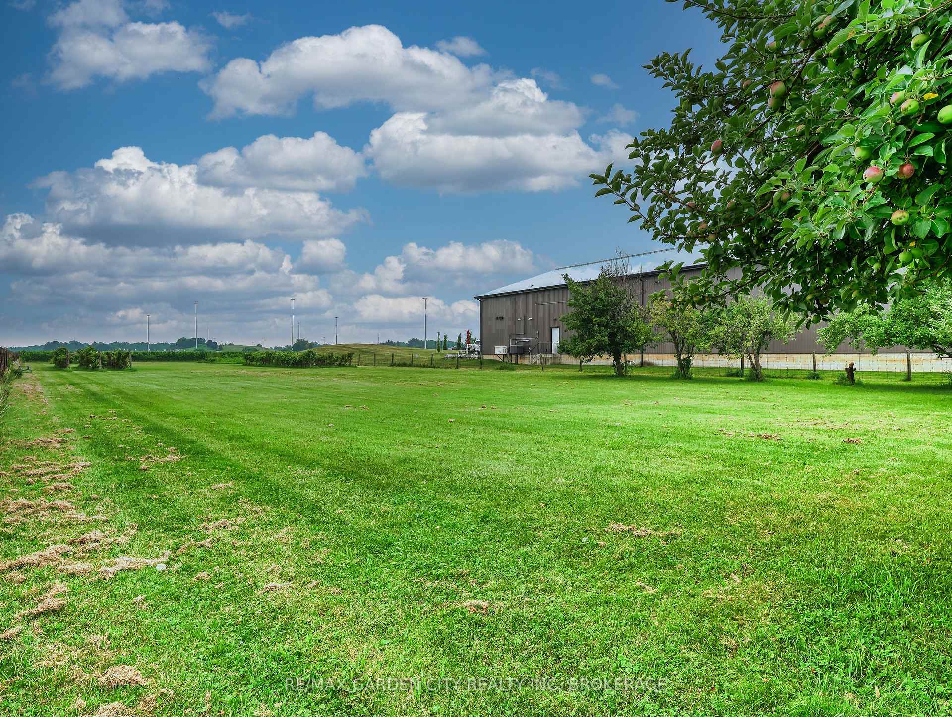 Photo 30 of 1408 Fifth Street, St. Catharines, Rural Port — HOMEH
