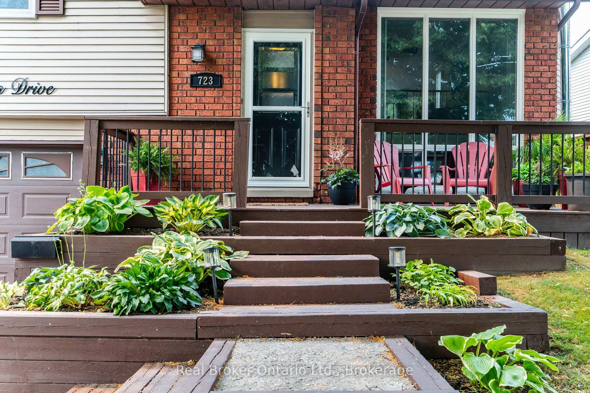 Photo 3 of 723 Algonquin Drive, Midland — HOMEH