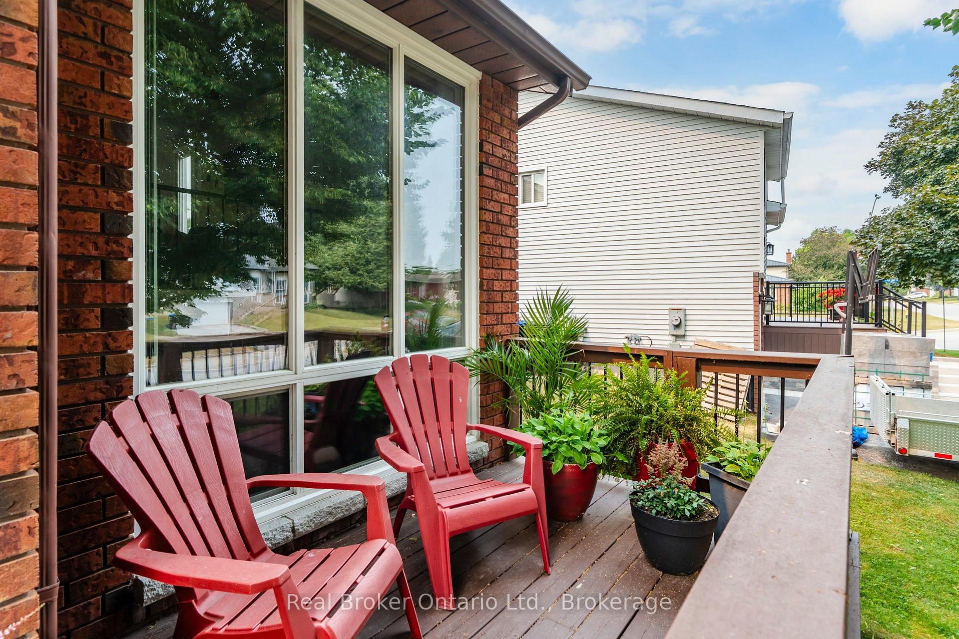 Photo 5 of 723 Algonquin Drive, Midland — HOMEH