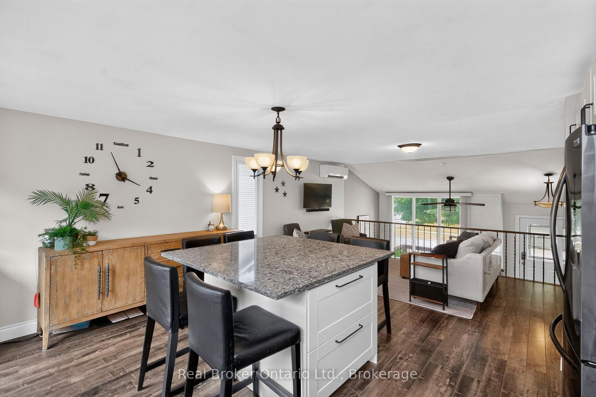 Photo 12 of 723 Algonquin Drive, Midland — HOMEH