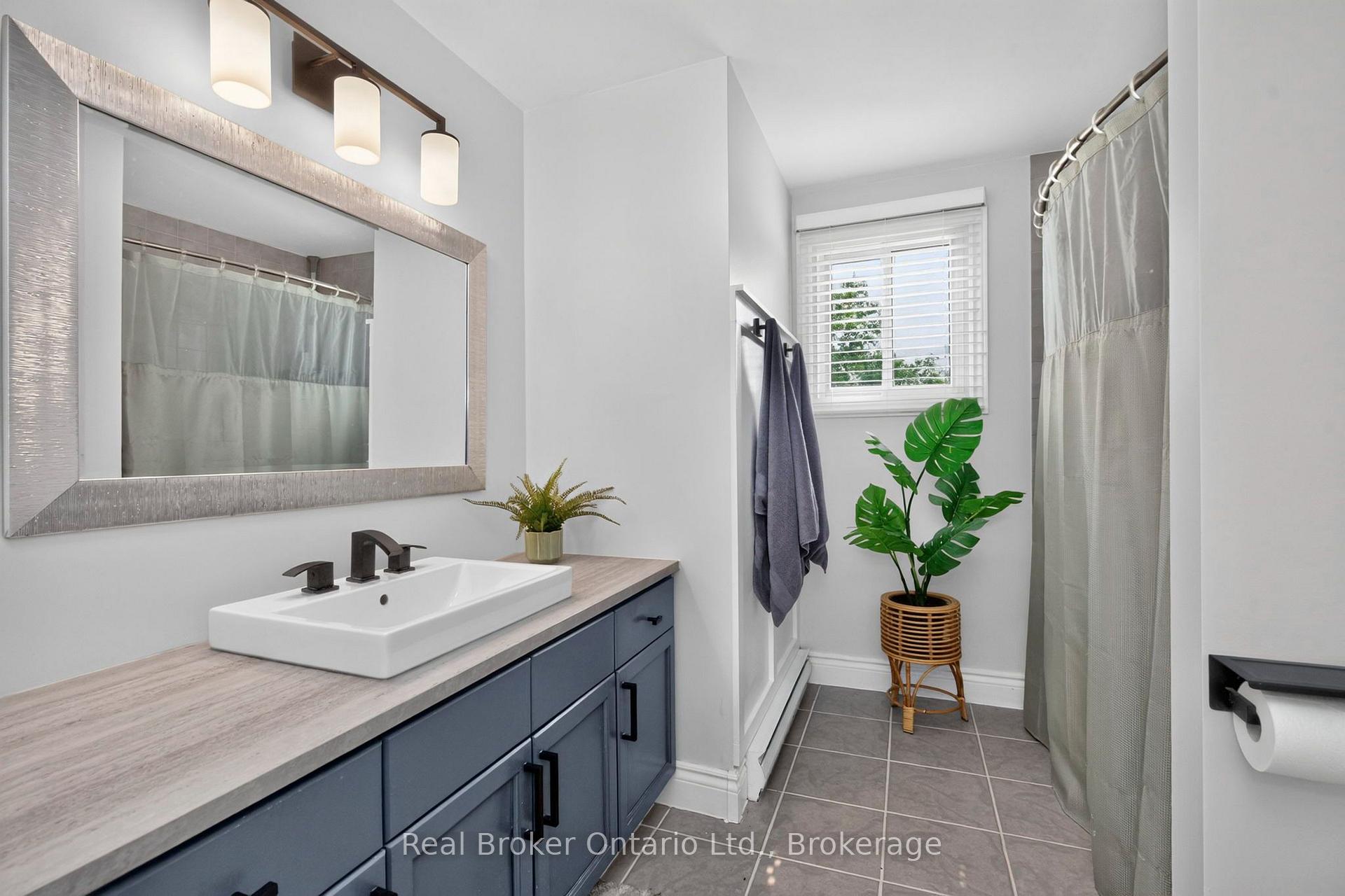 Photo 17 of 723 Algonquin Drive, Midland — HOMEH