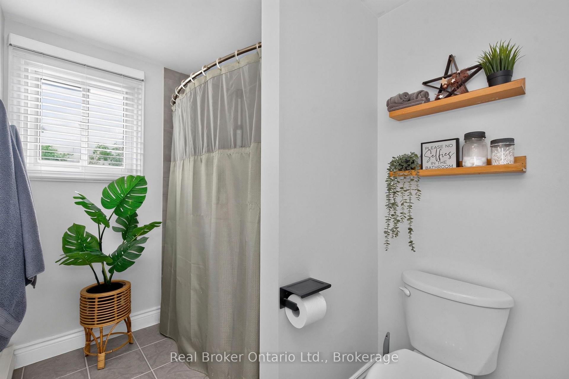 Photo 18 of 723 Algonquin Drive, Midland — HOMEH