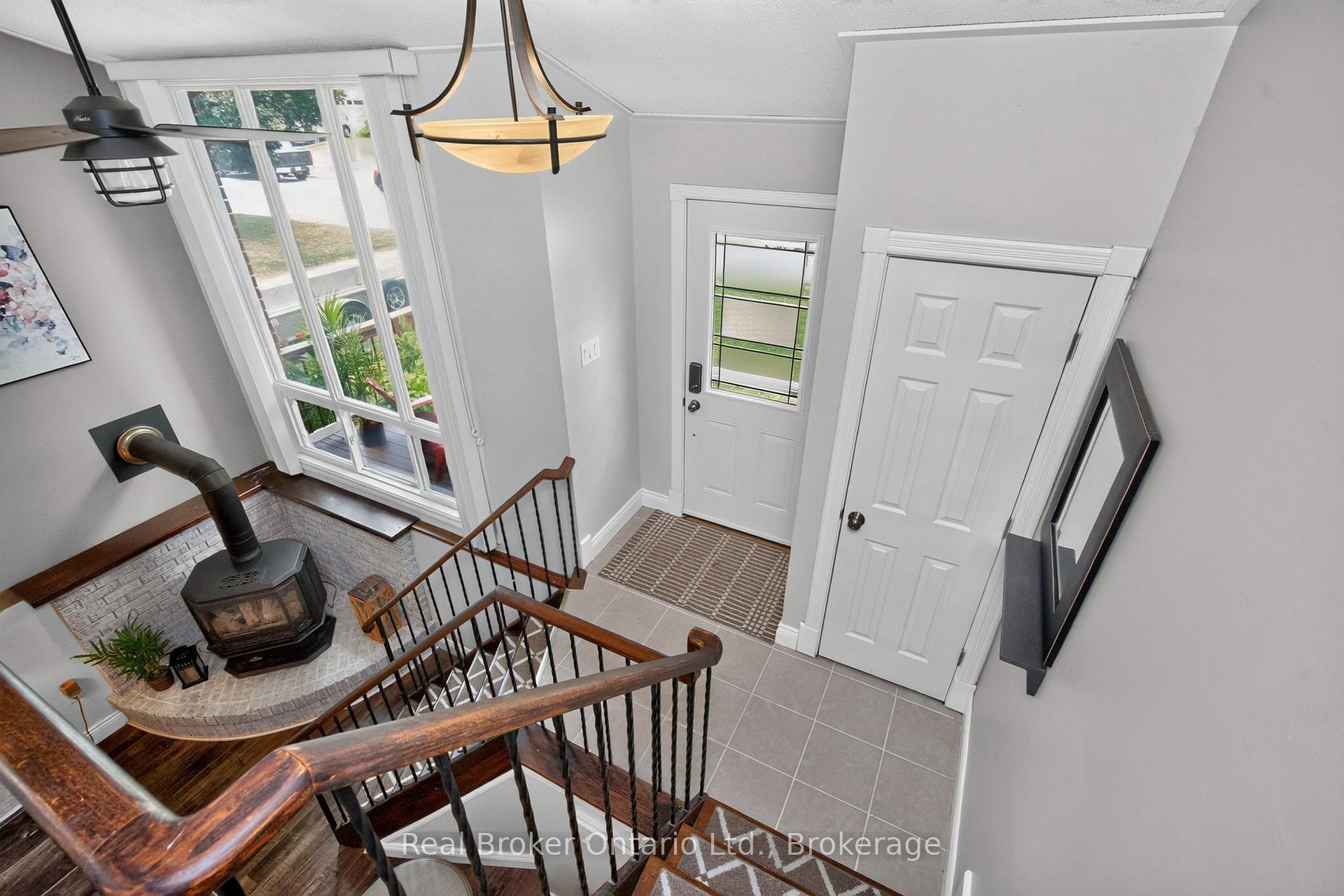 Photo 21 of 723 Algonquin Drive, Midland — HOMEH