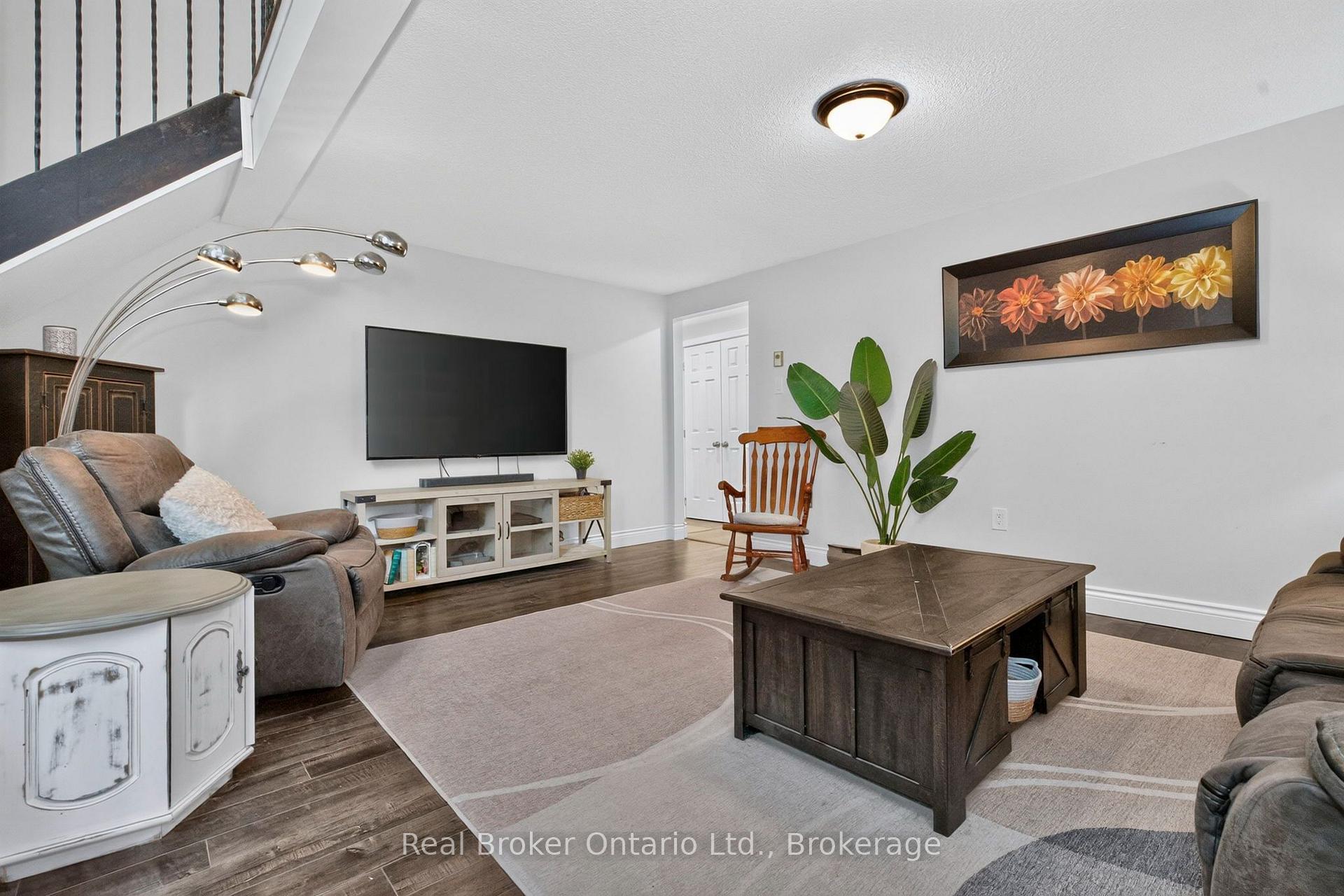 Photo 22 of 723 Algonquin Drive, Midland — HOMEH