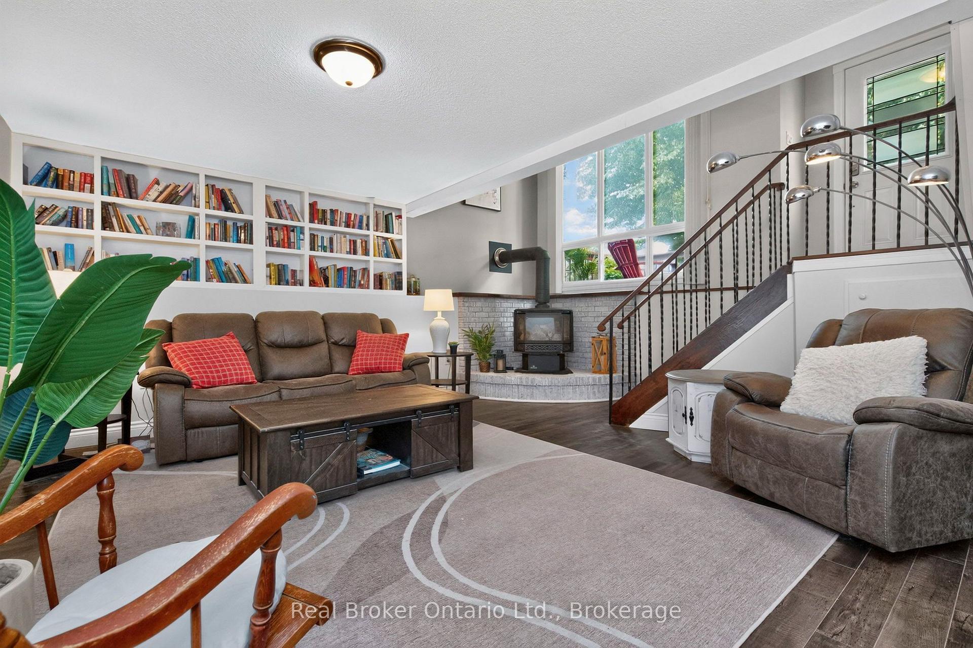 Photo 23 of 723 Algonquin Drive, Midland — HOMEH