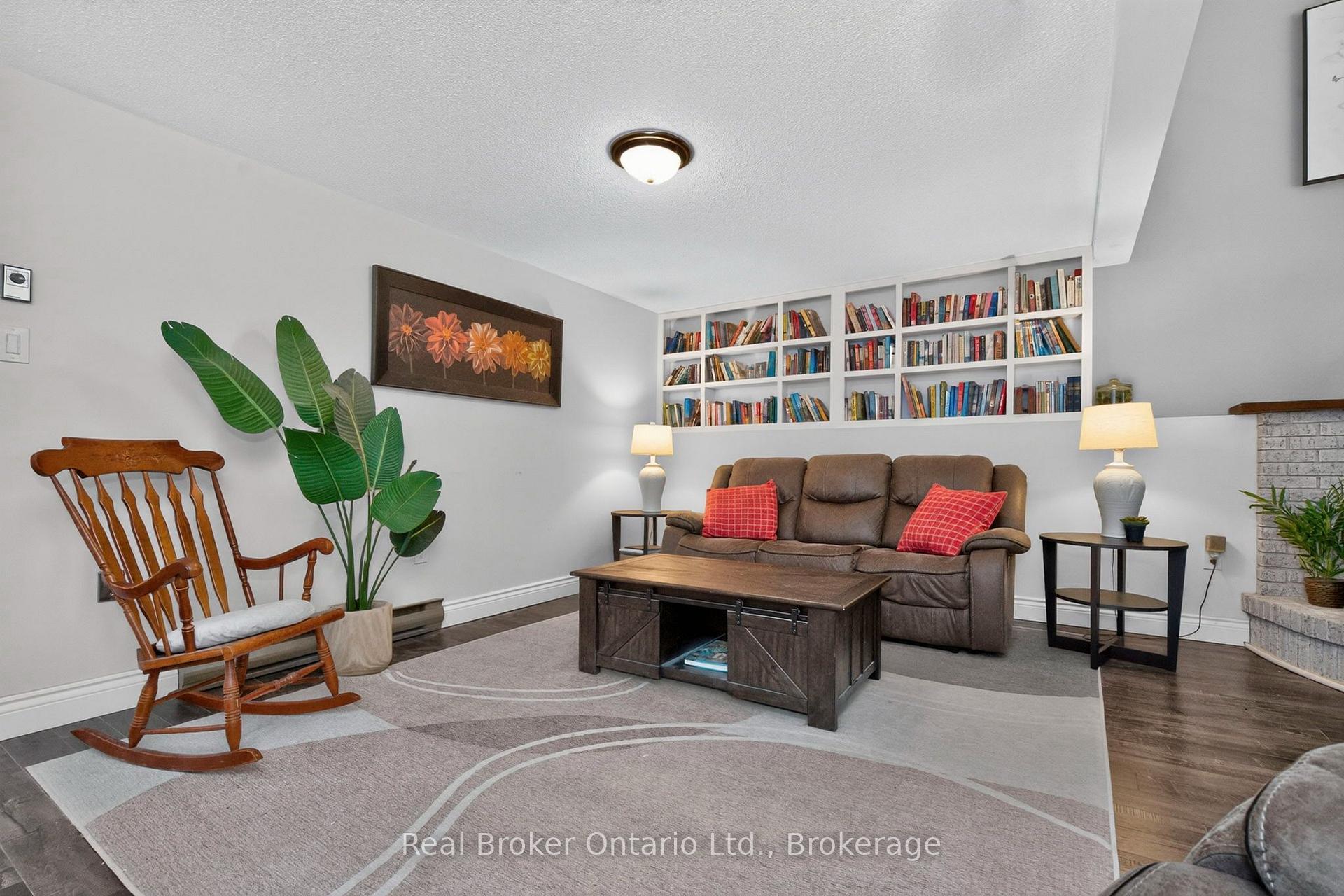 Photo 25 of 723 Algonquin Drive, Midland — HOMEH