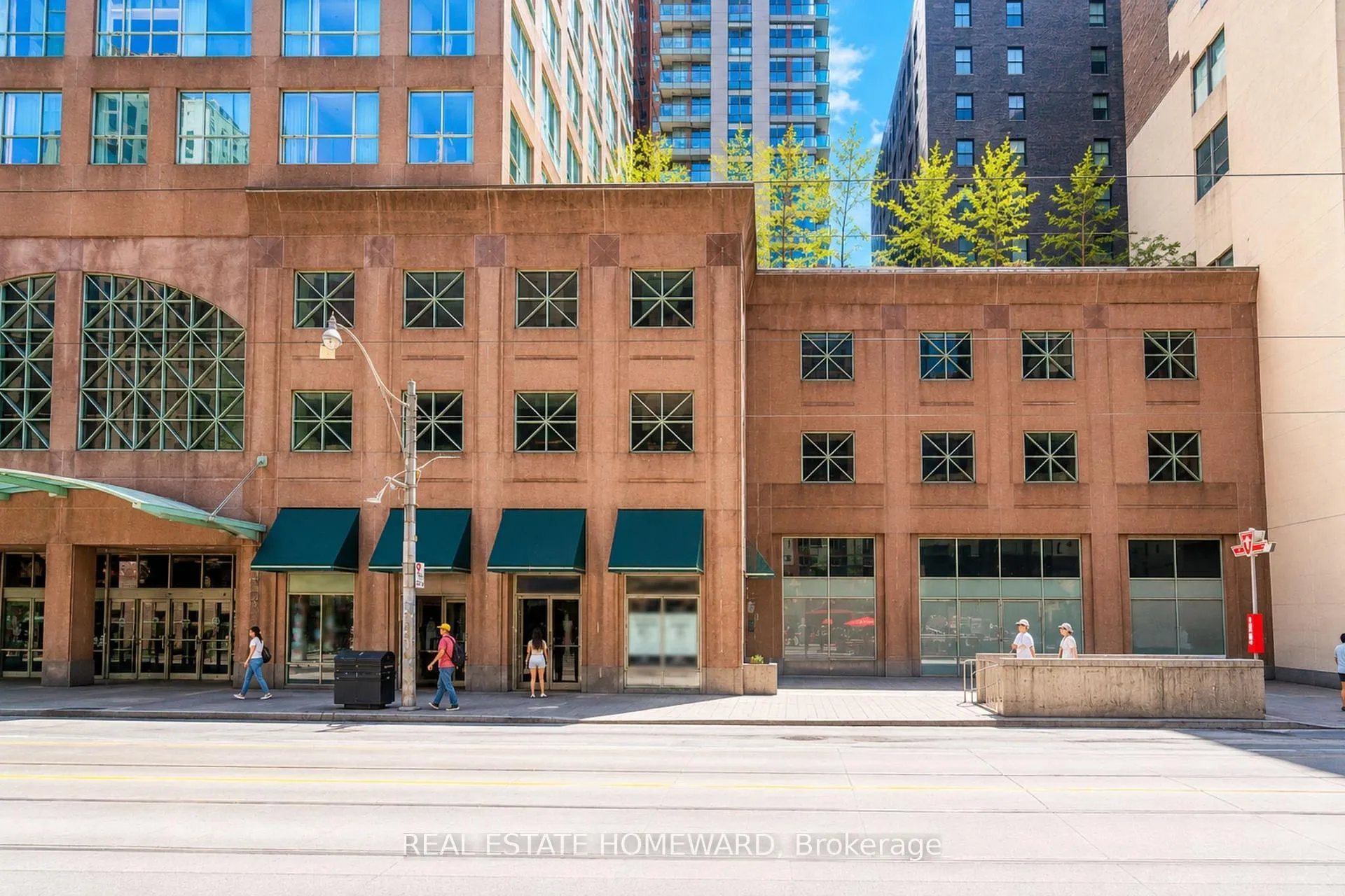 Photo 4 of Unit 602, 7 King Street E, Toronto, Church-Yonge Corridor — HOMEH