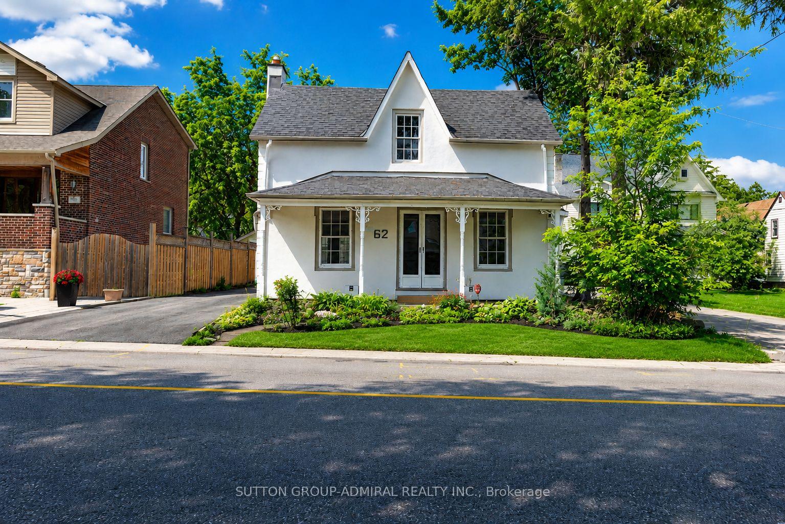 Photo 3 of 62 Centre Street W, Richmond Hill, Mill Pond — HOMEH