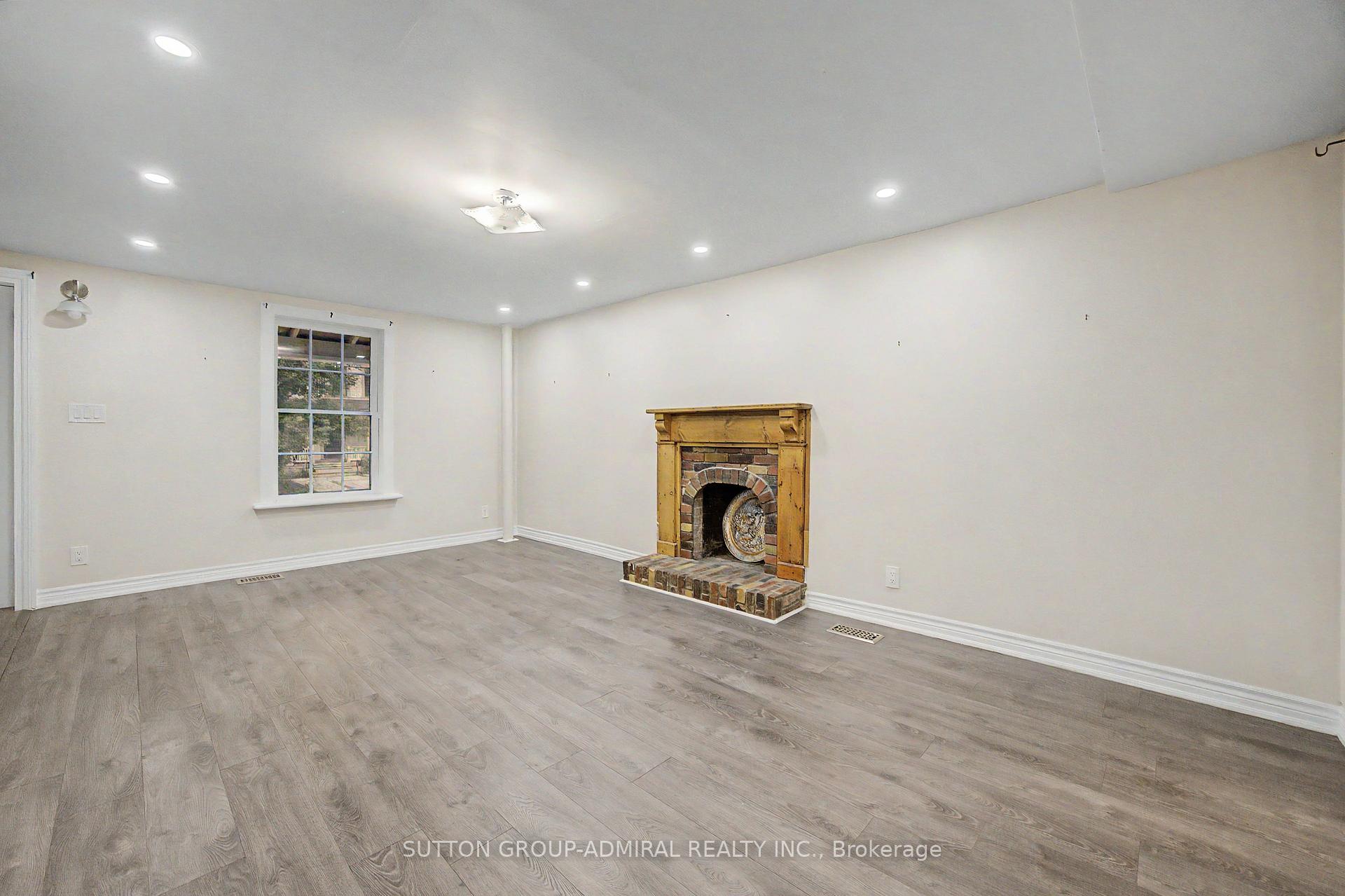 Photo 10 of 62 Centre Street W, Richmond Hill, Mill Pond — HOMEH