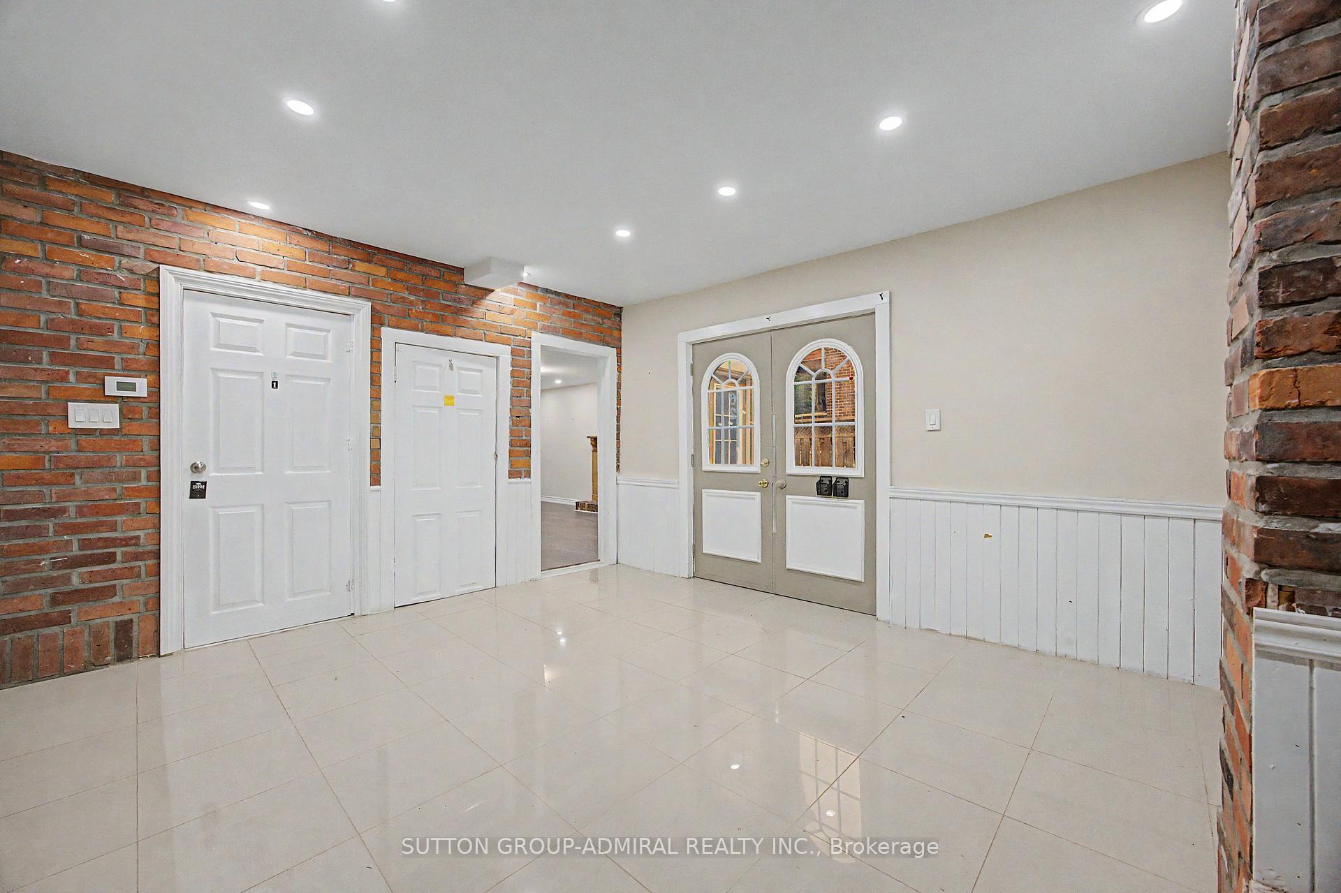 Photo 14 of 62 Centre Street W, Richmond Hill, Mill Pond — HOMEH