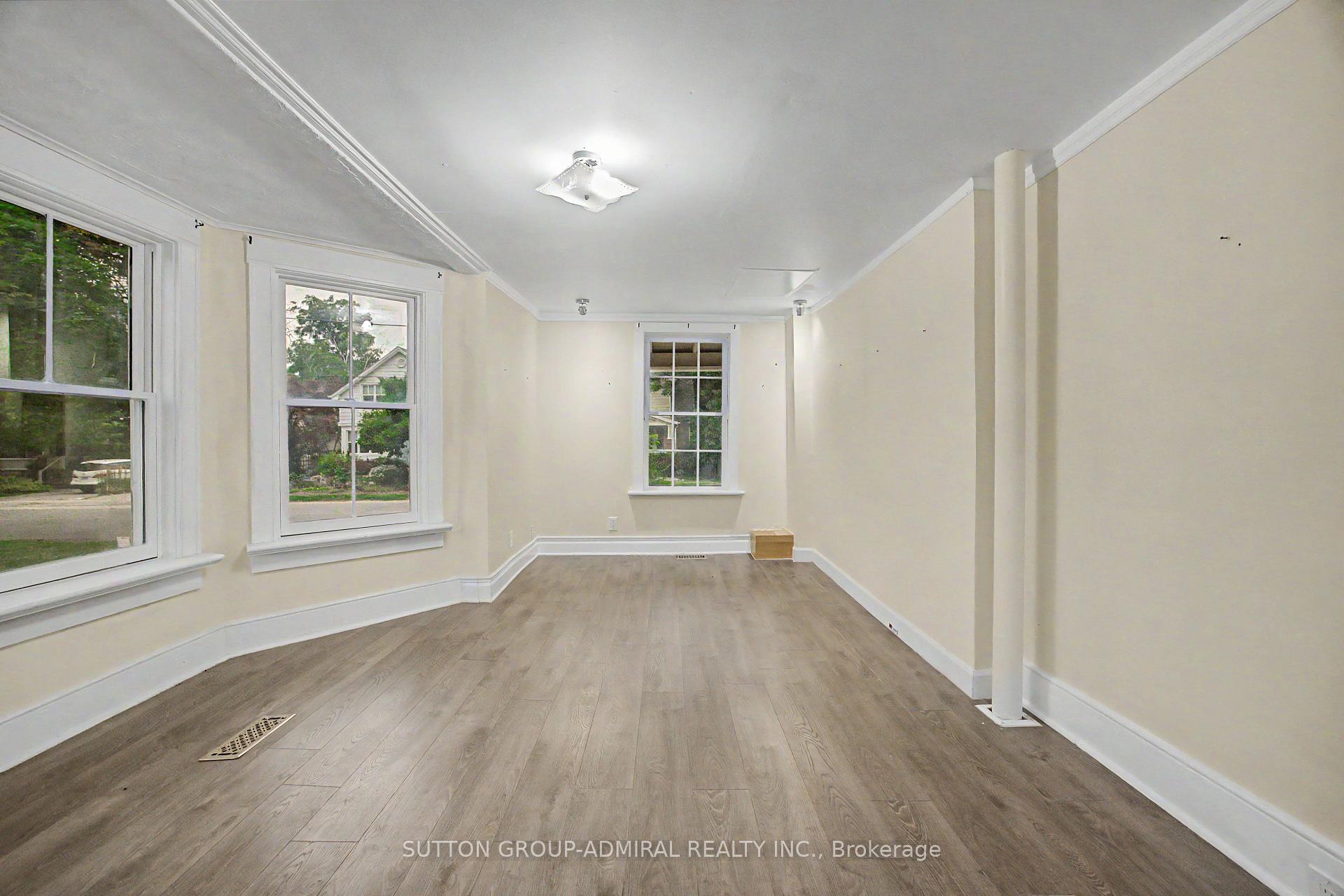 Photo 17 of 62 Centre Street W, Richmond Hill, Mill Pond — HOMEH