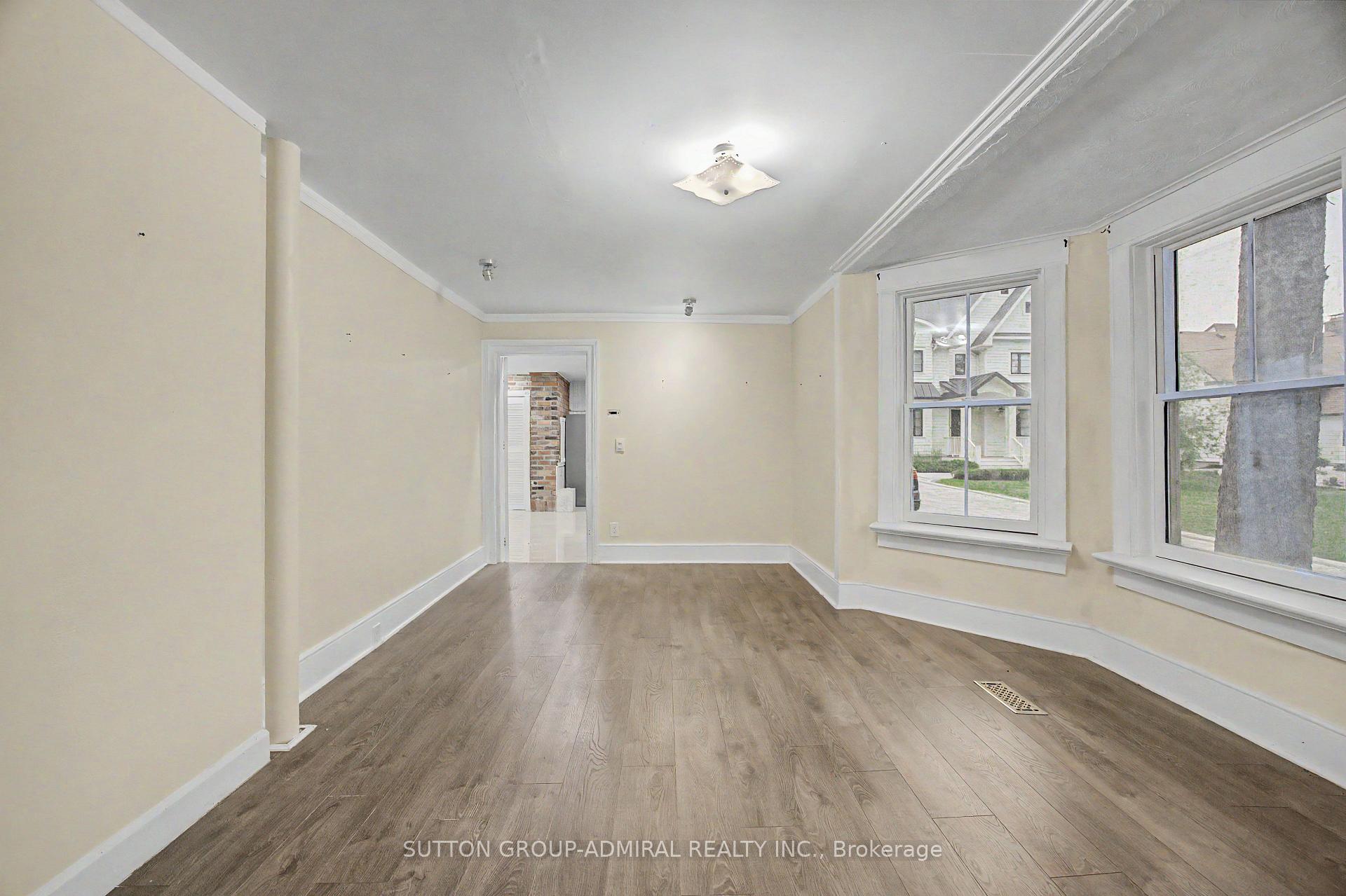 Photo 18 of 62 Centre Street W, Richmond Hill, Mill Pond — HOMEH