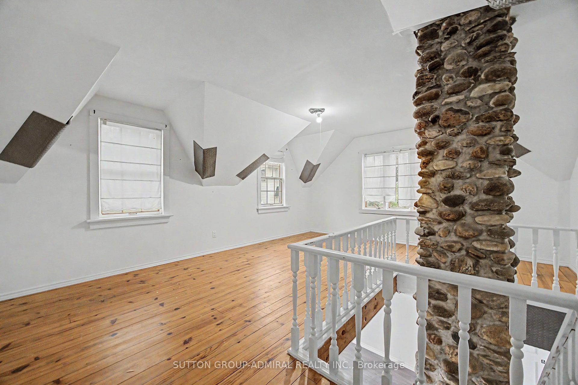 Photo 25 of 62 Centre Street W, Richmond Hill, Mill Pond — HOMEH